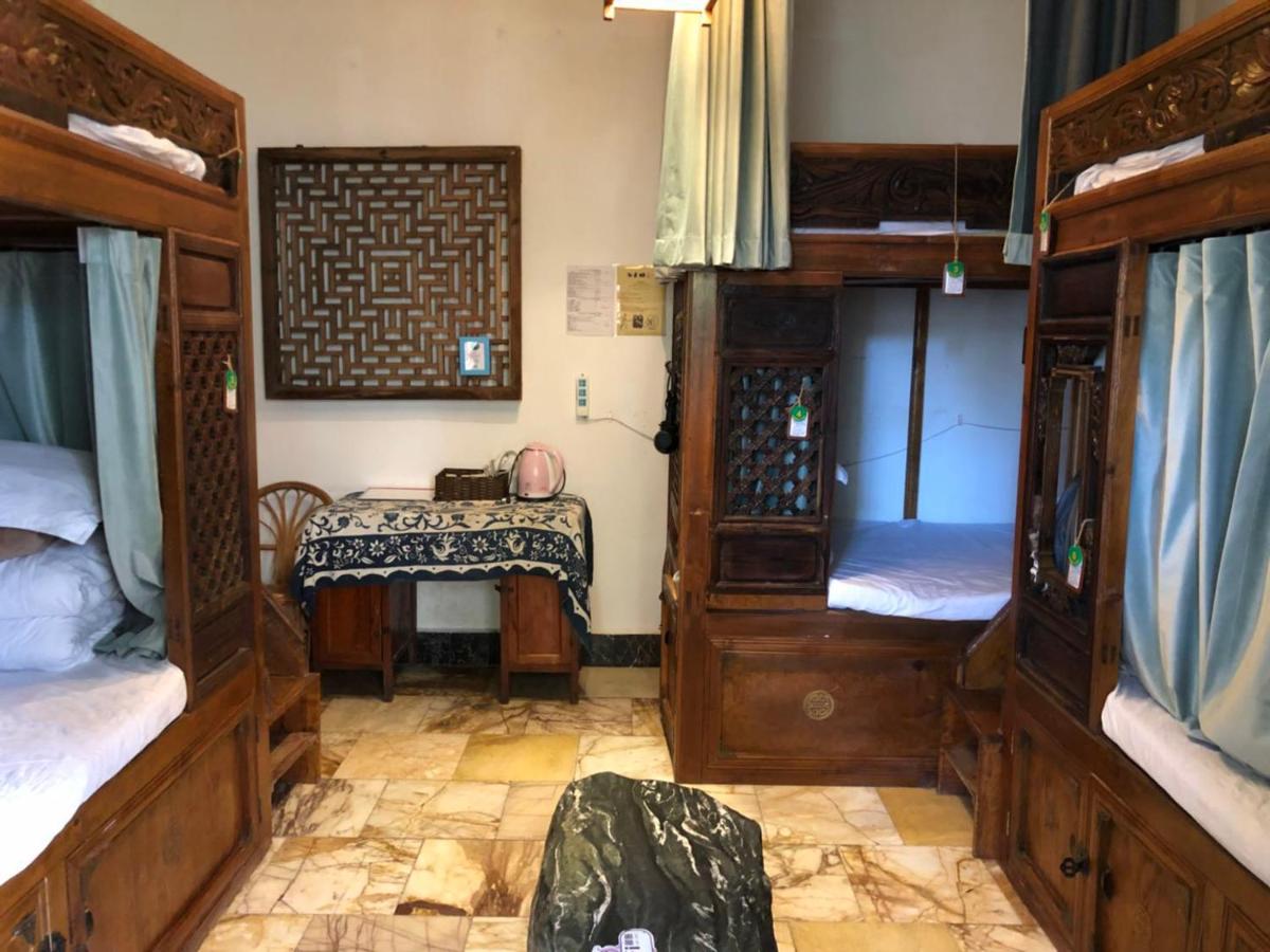 Bed in 6-Bed Mixed Dormitory Room photo 2