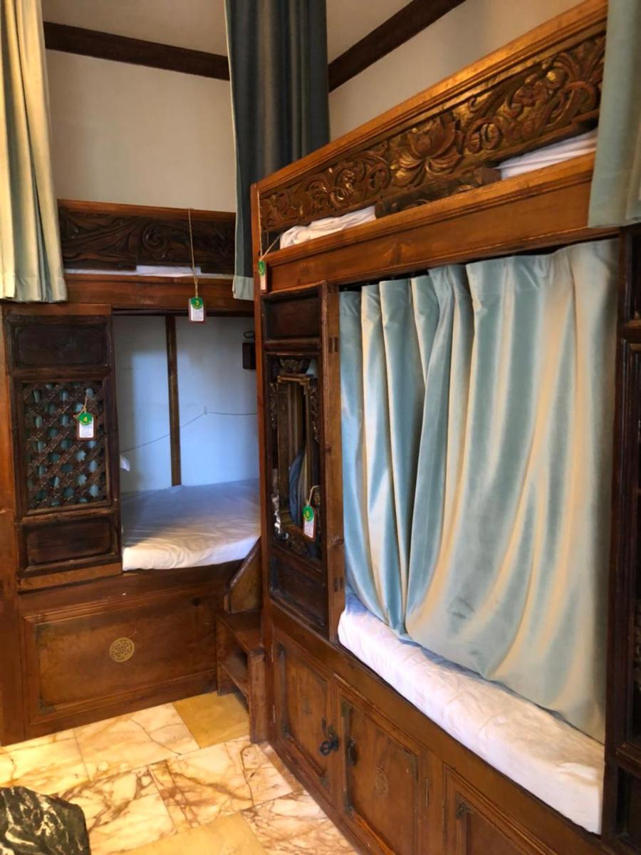 Bed in 6-Bed Mixed Dormitory Room photo 3