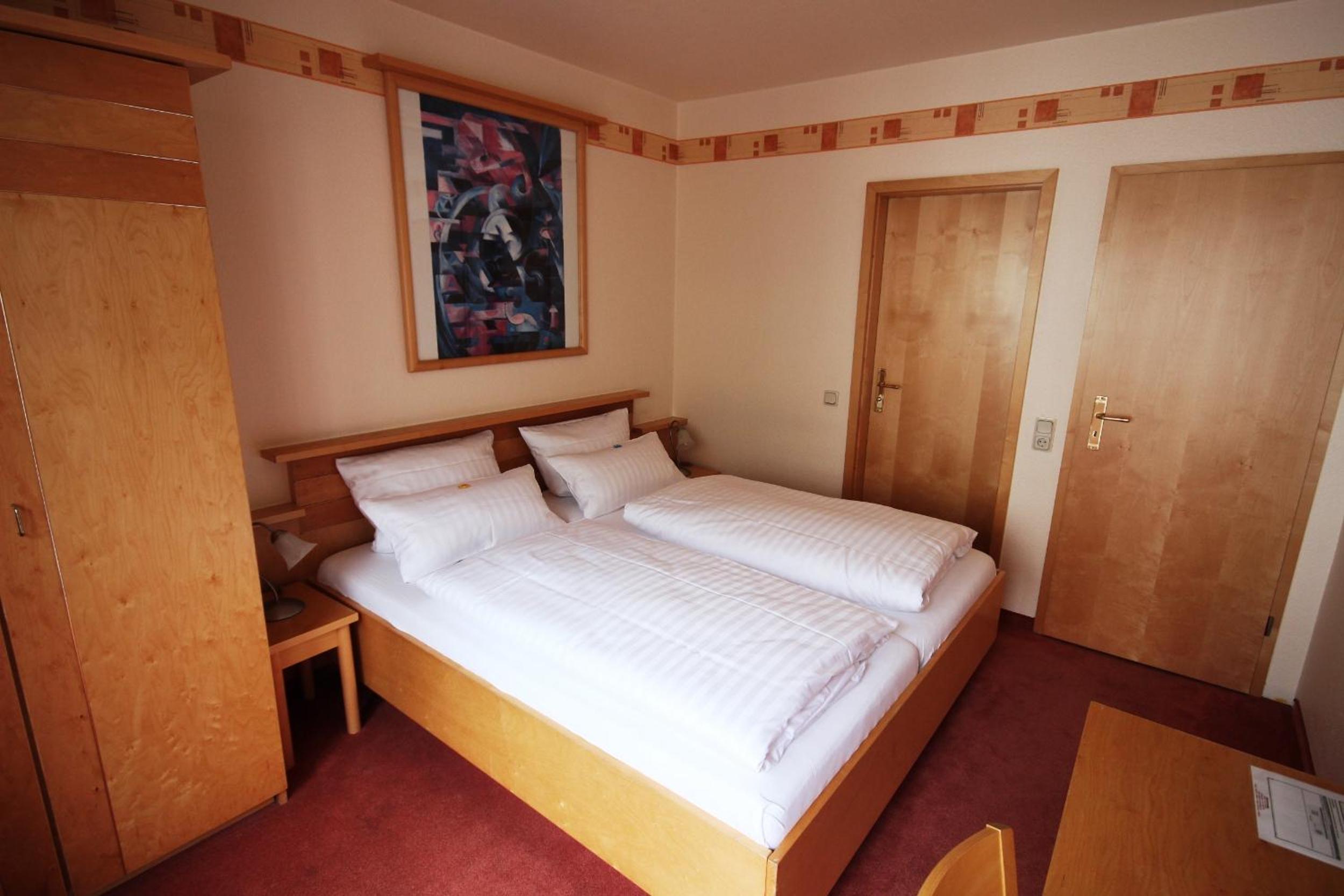 Double Room - Photo 3