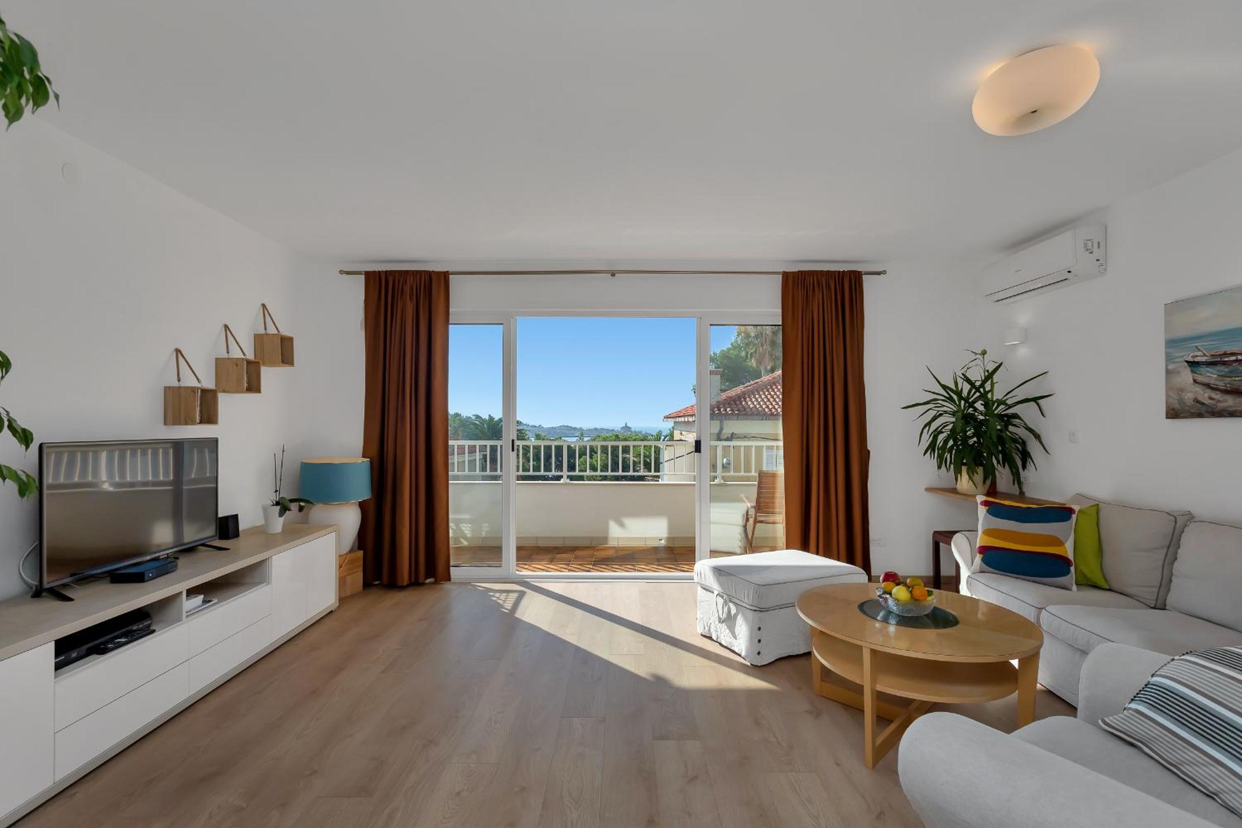 Deluxe Apartment with Sea View