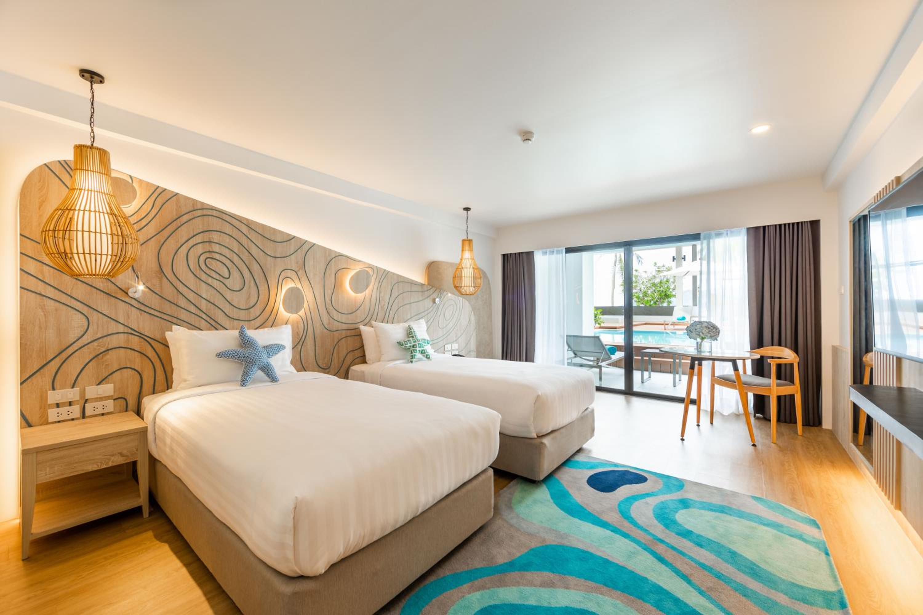 Deluxe Double or Twin Room with Pool Access Terrace - Photo 6