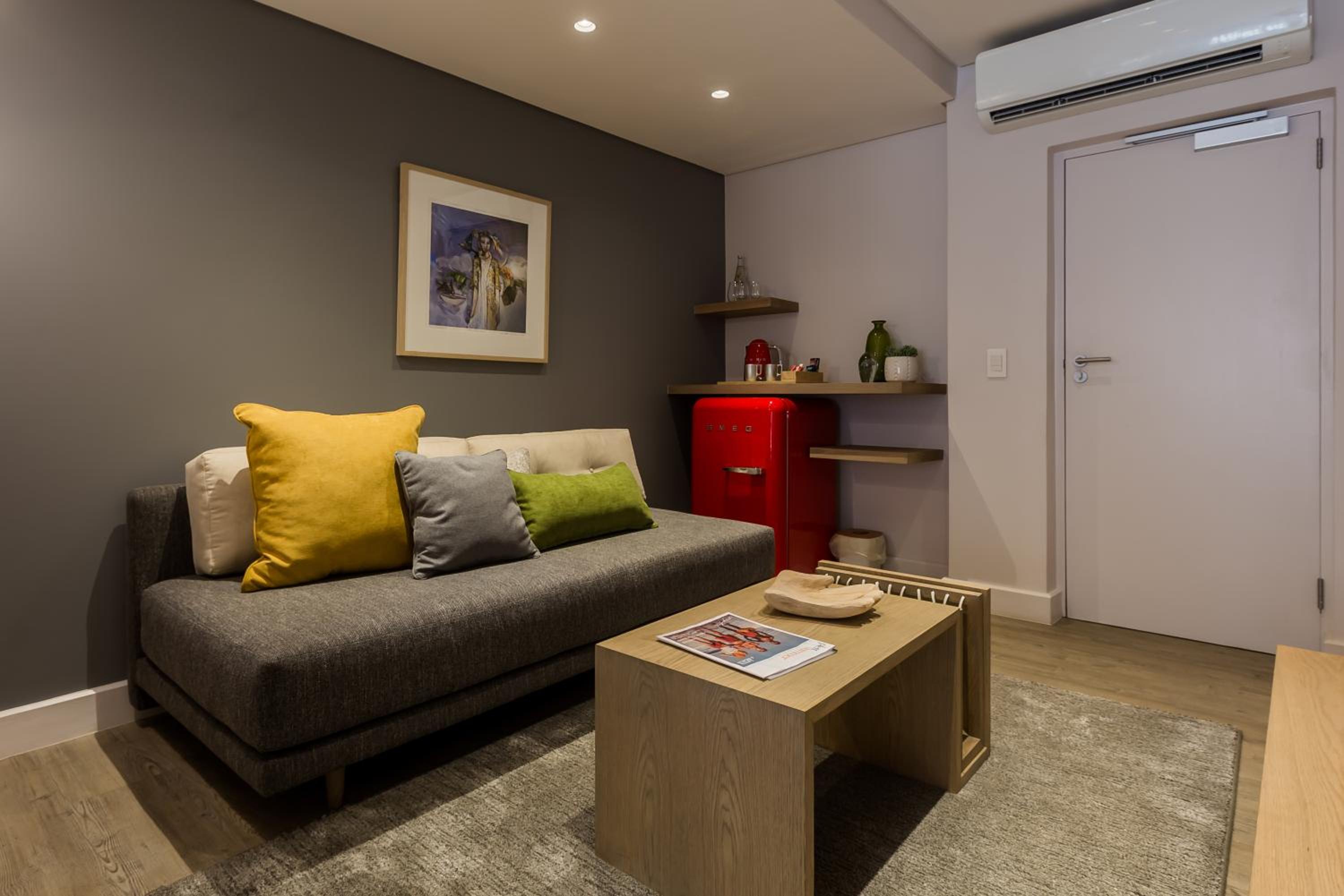Deluxe King Suite - Photo 15