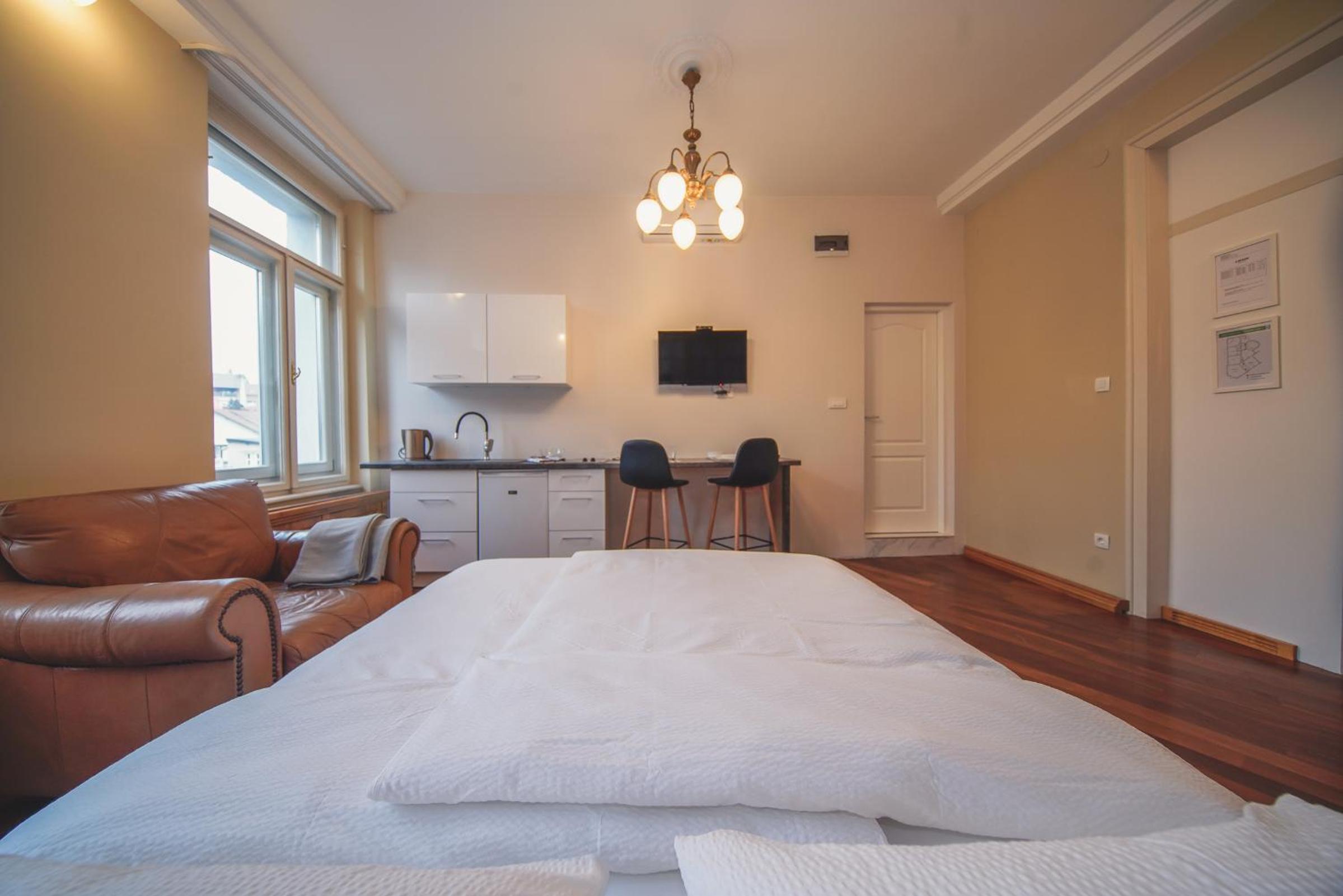 Studio Apartment