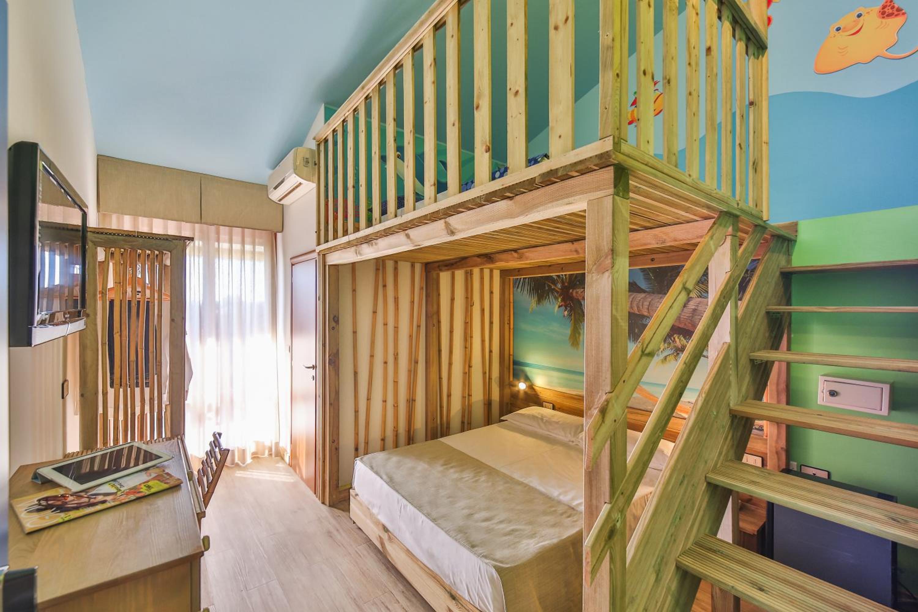 Superior Family Room (2 Adults + 3 Children) - Photo 9