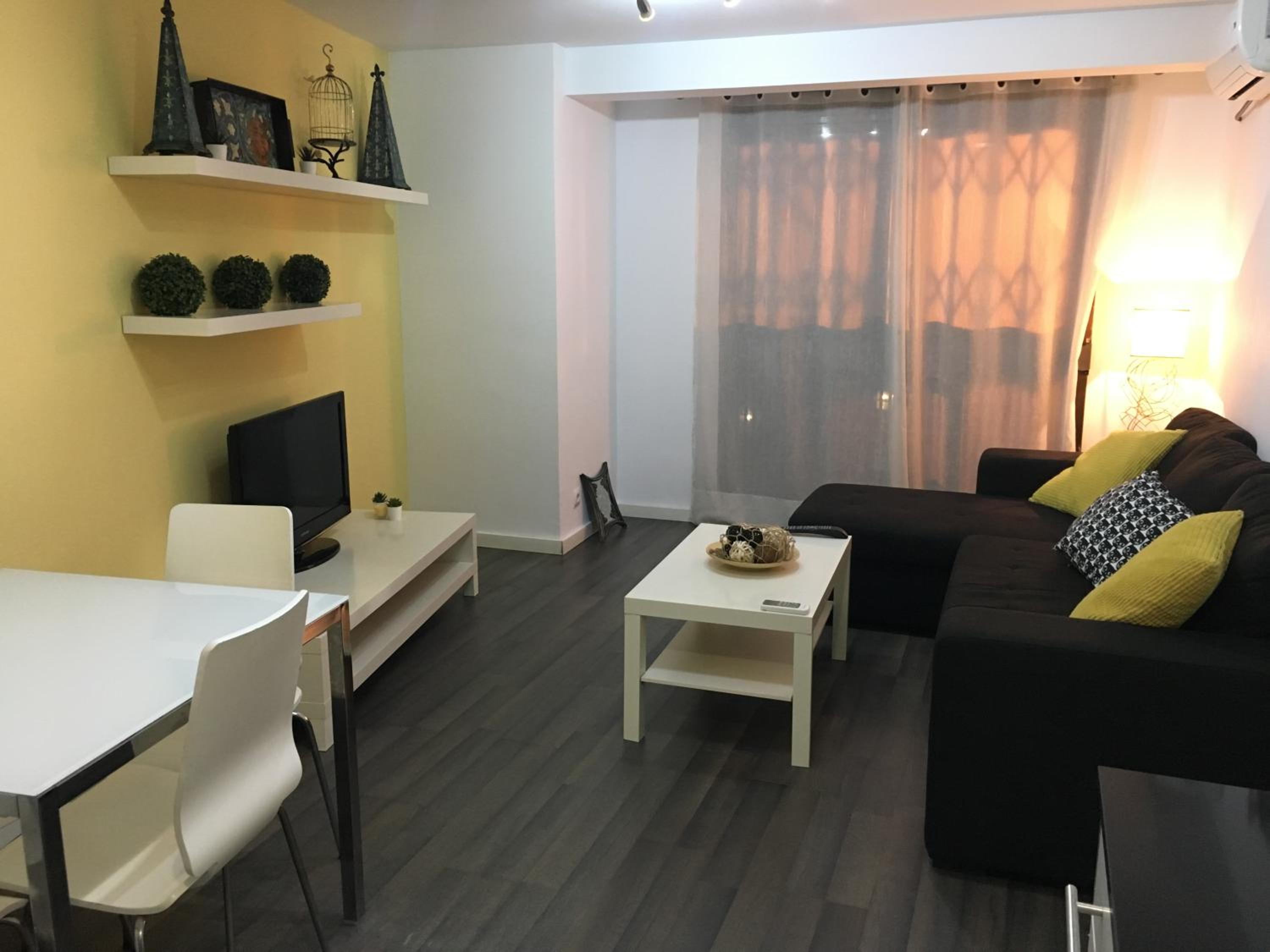 One-Bedroom Apartment - Photo 4