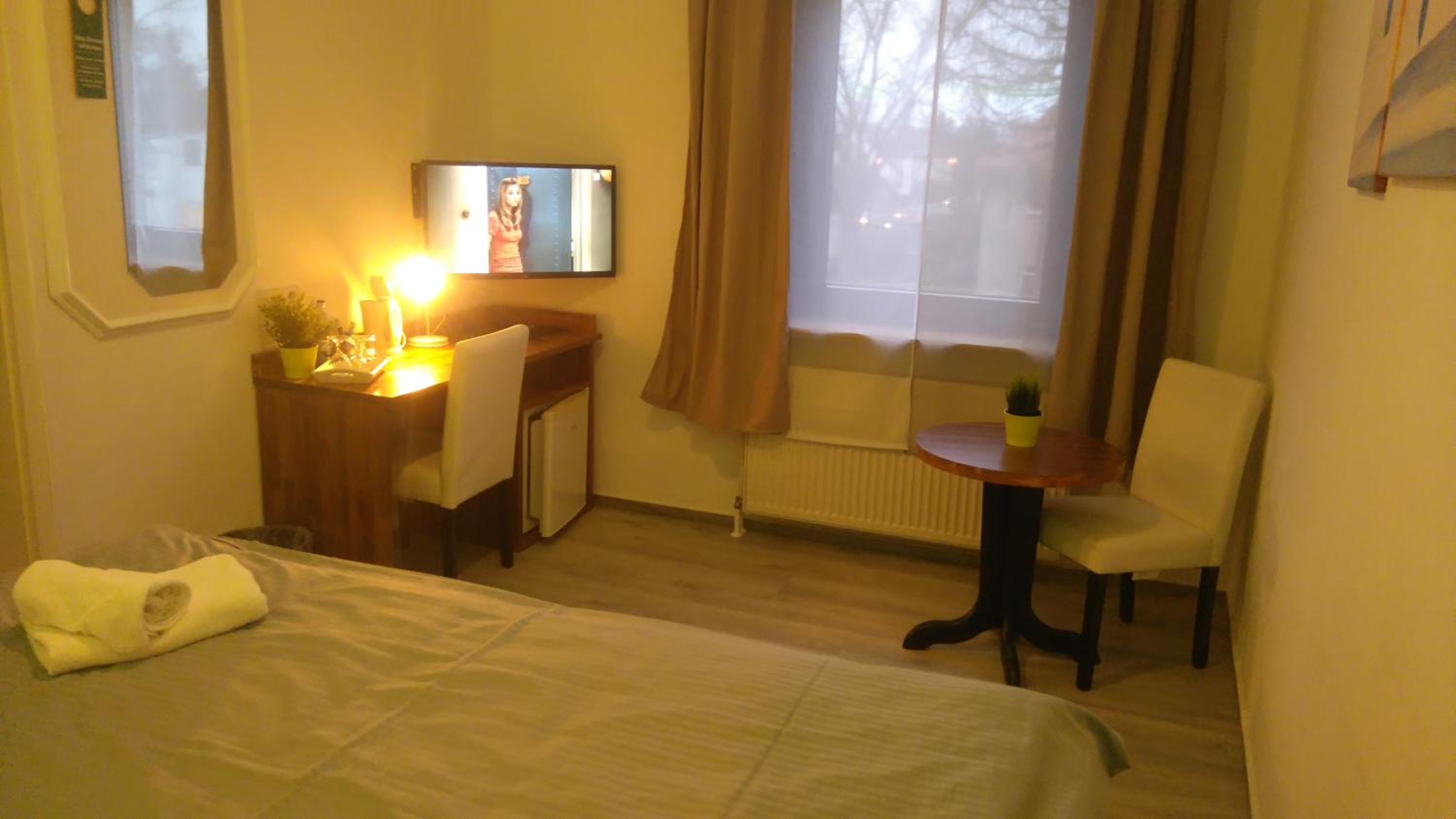 Standard Double or Twin Room photo 1