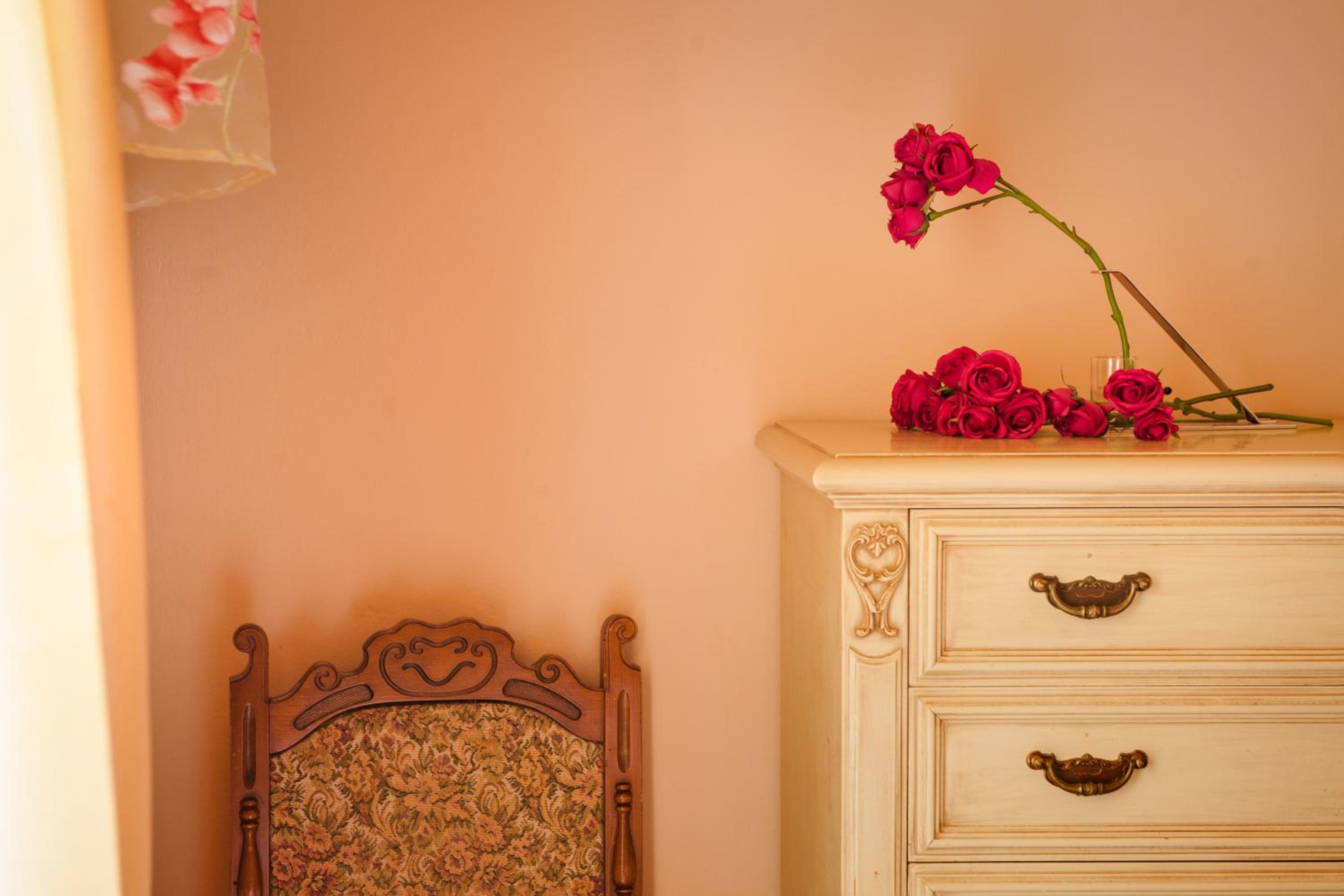 Standard King Room - Photo 2