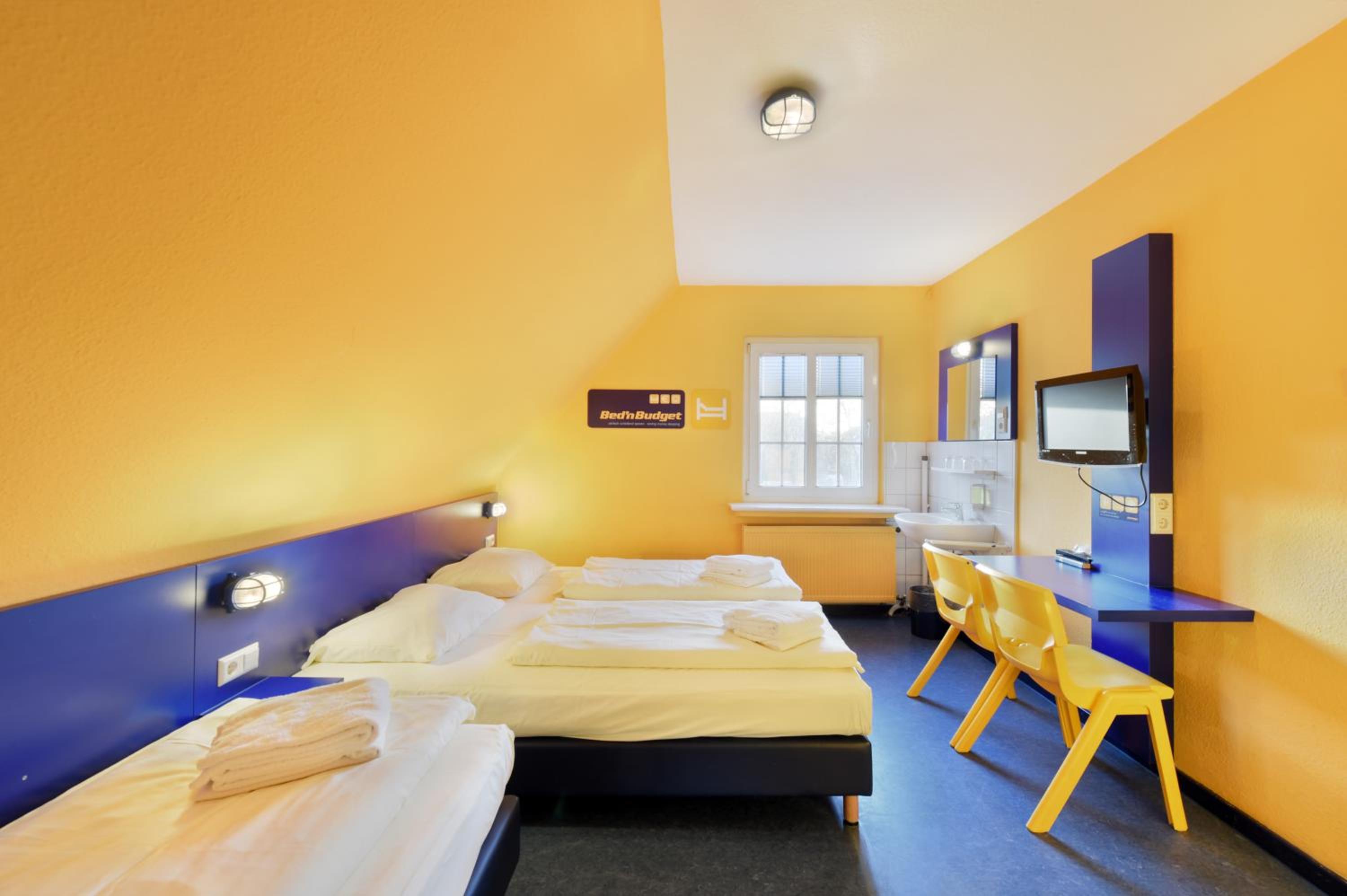Triple Room with Shared Bathroom