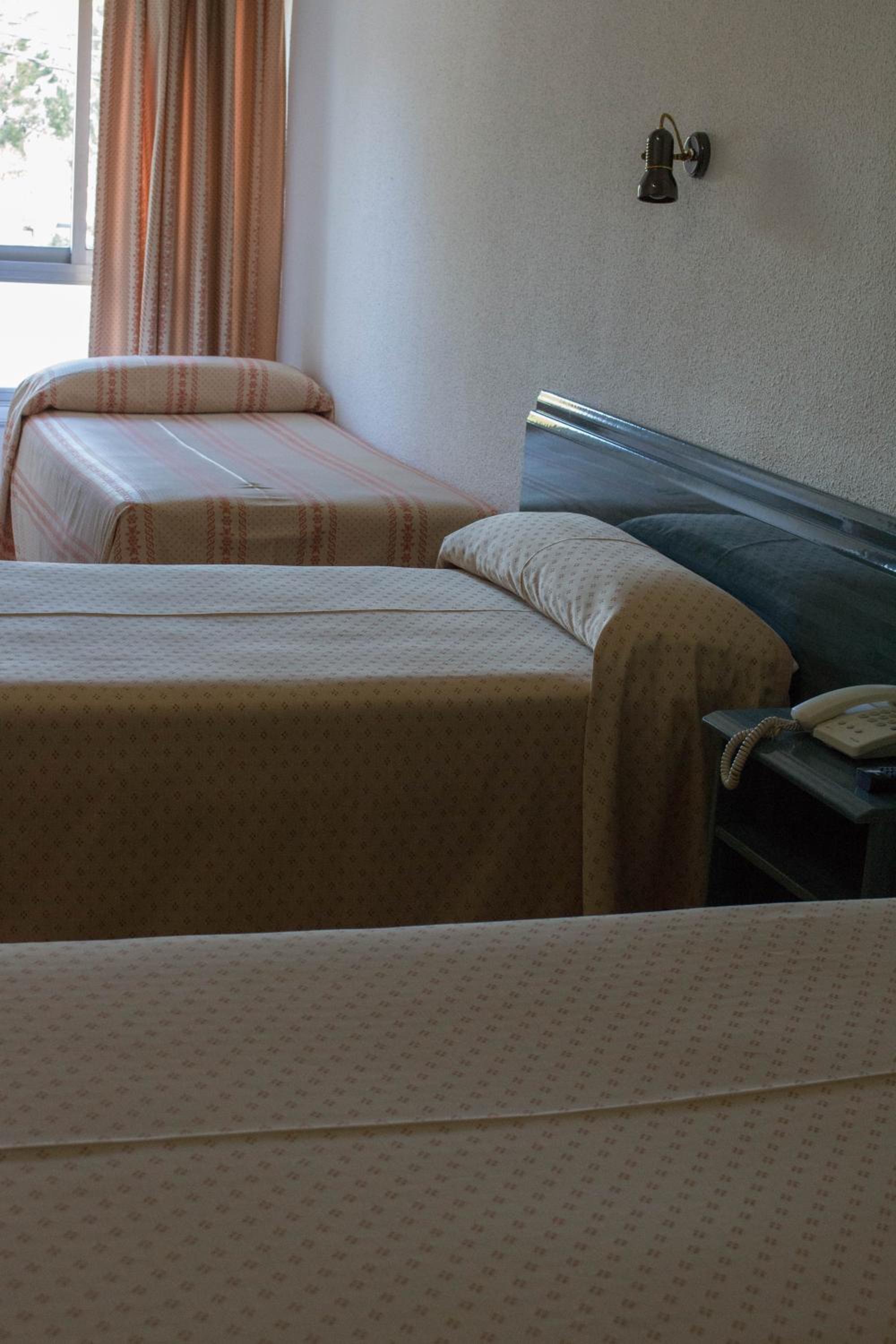 Double Room with Extra Bed photo 3