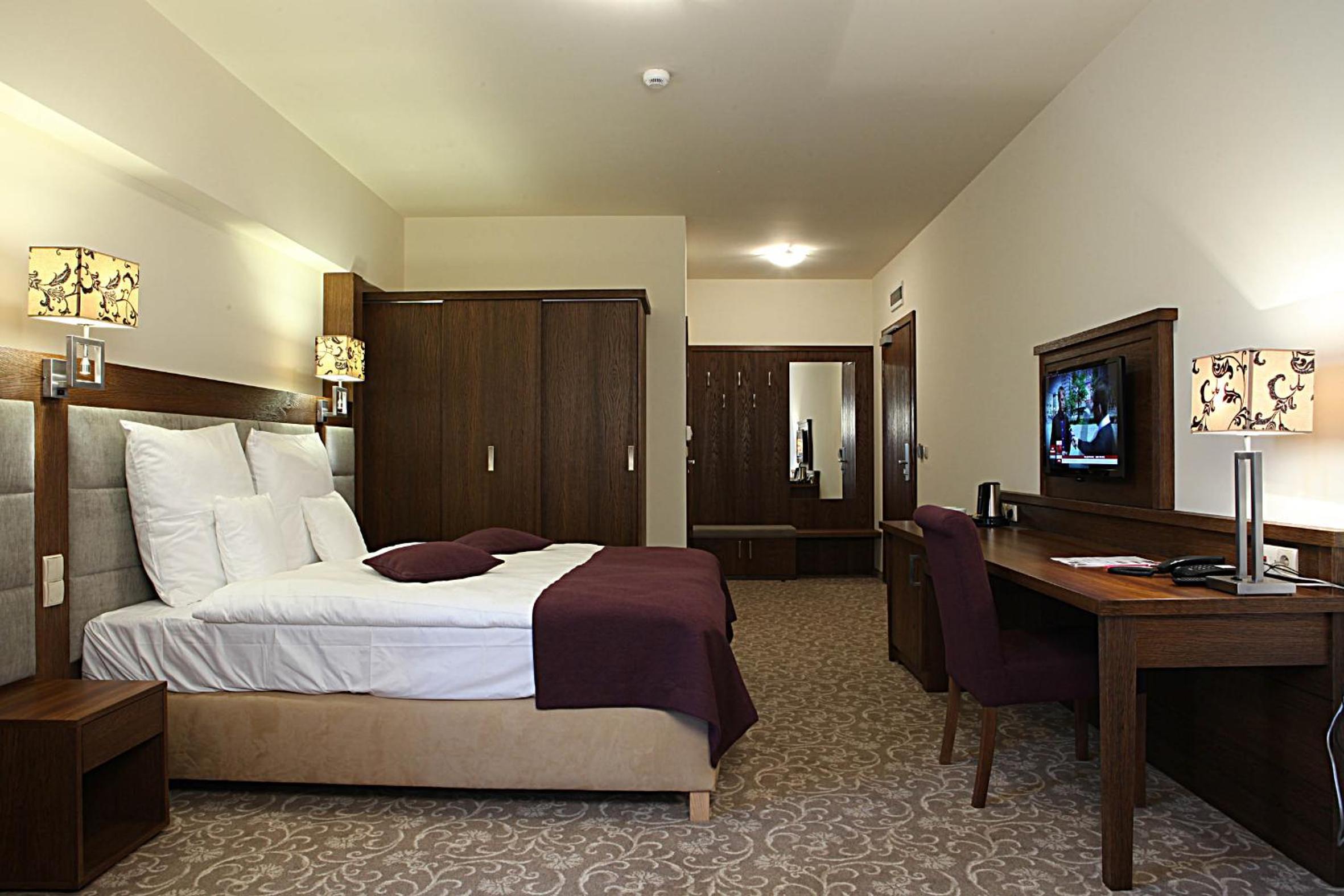 Privilege Room with 2 Connecting Zip Beds - Photo 2