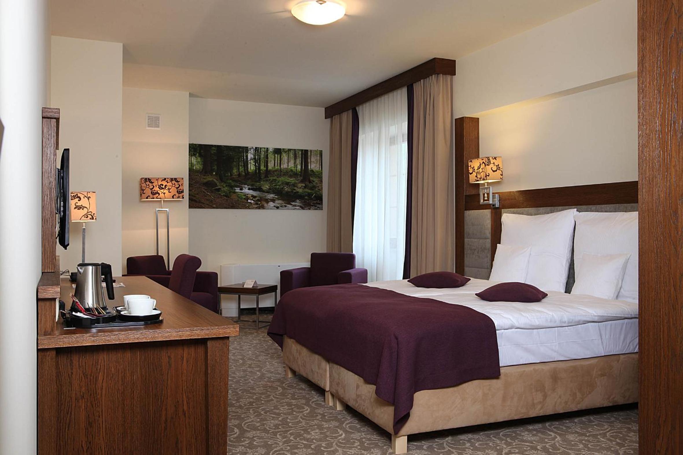 Privilege Room with 2 Connecting Zip Beds - Photo 5