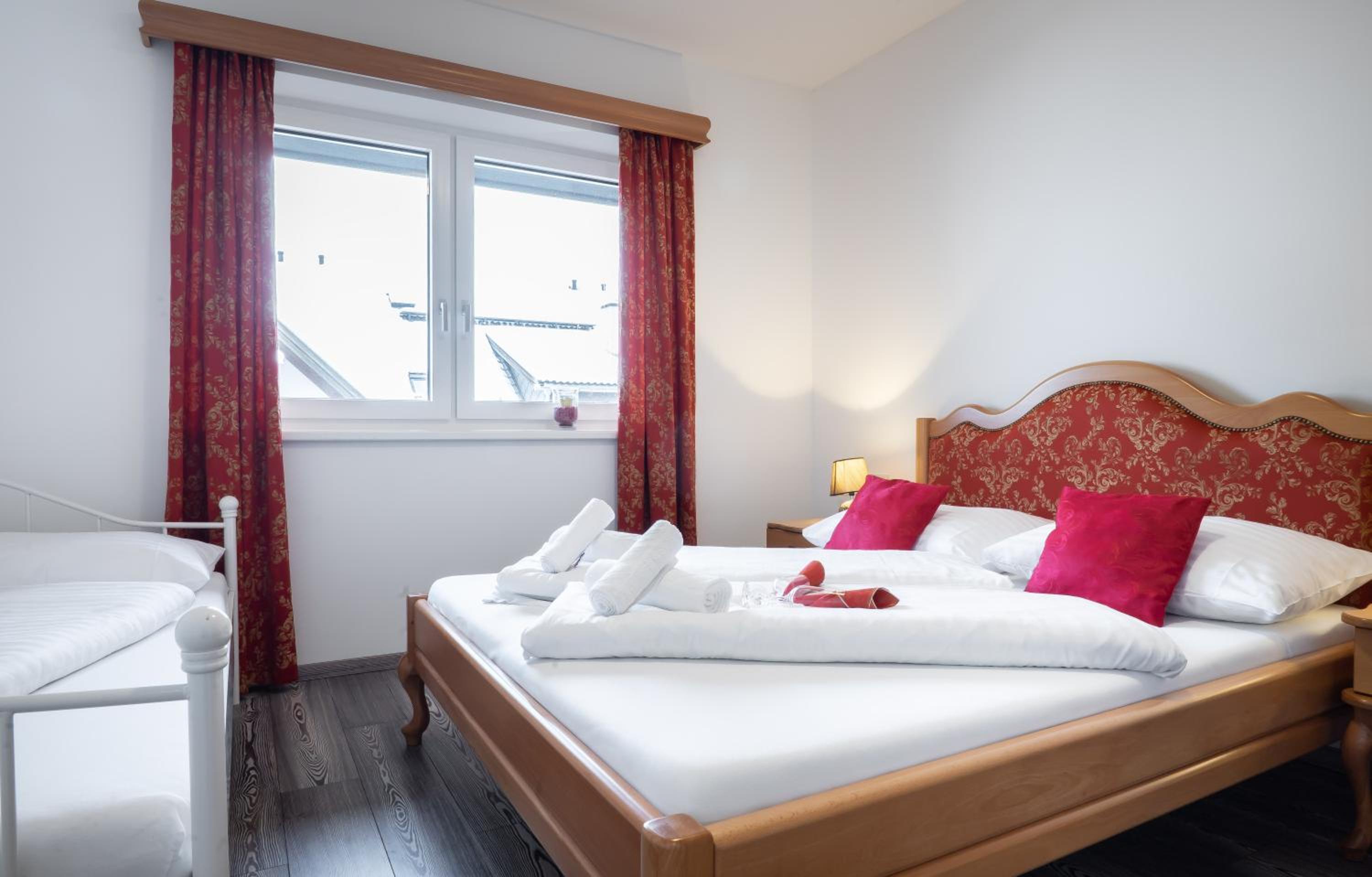 Double Room with Private External Bathroom photo 1