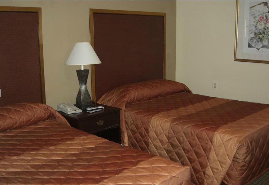 Standard Room with Two Double Beds - Photo 2