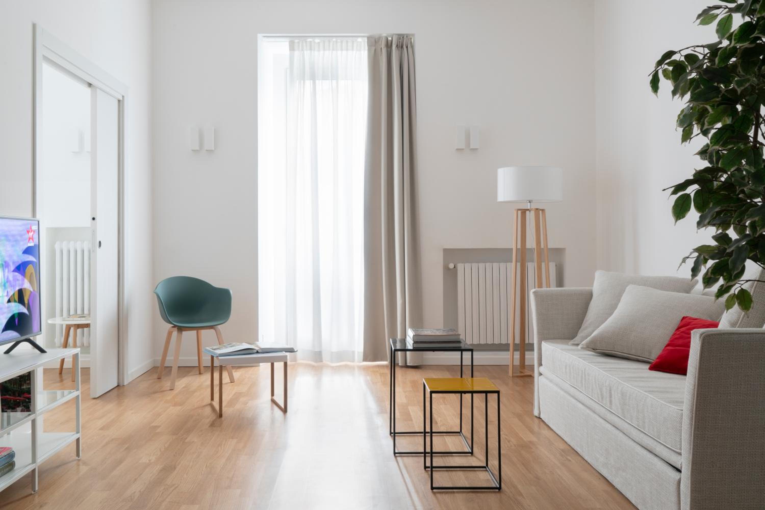 Deluxe Two-Bedroom Apartment - Via Santa Cecilia 2