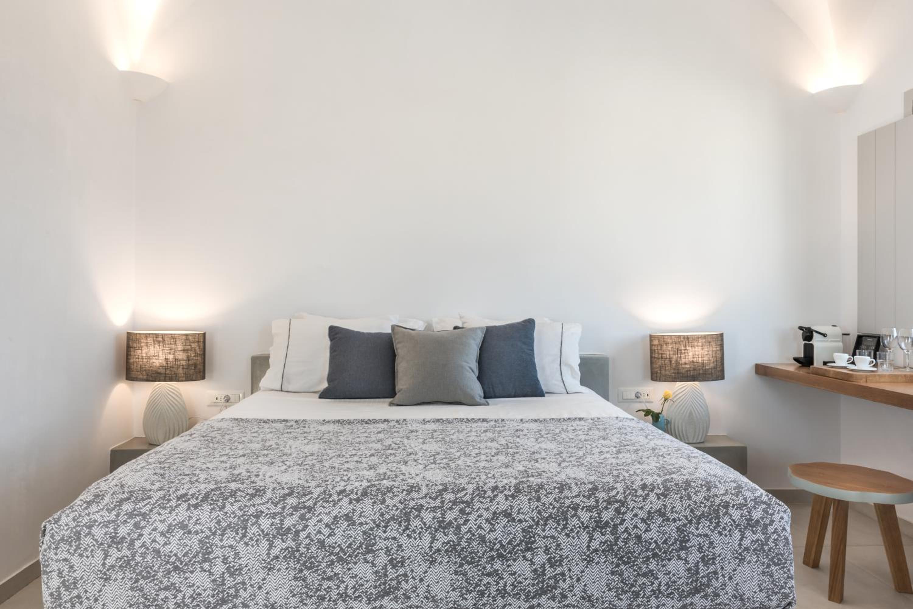  Supreme Suite with Outdoor Hot Tub and Sea View