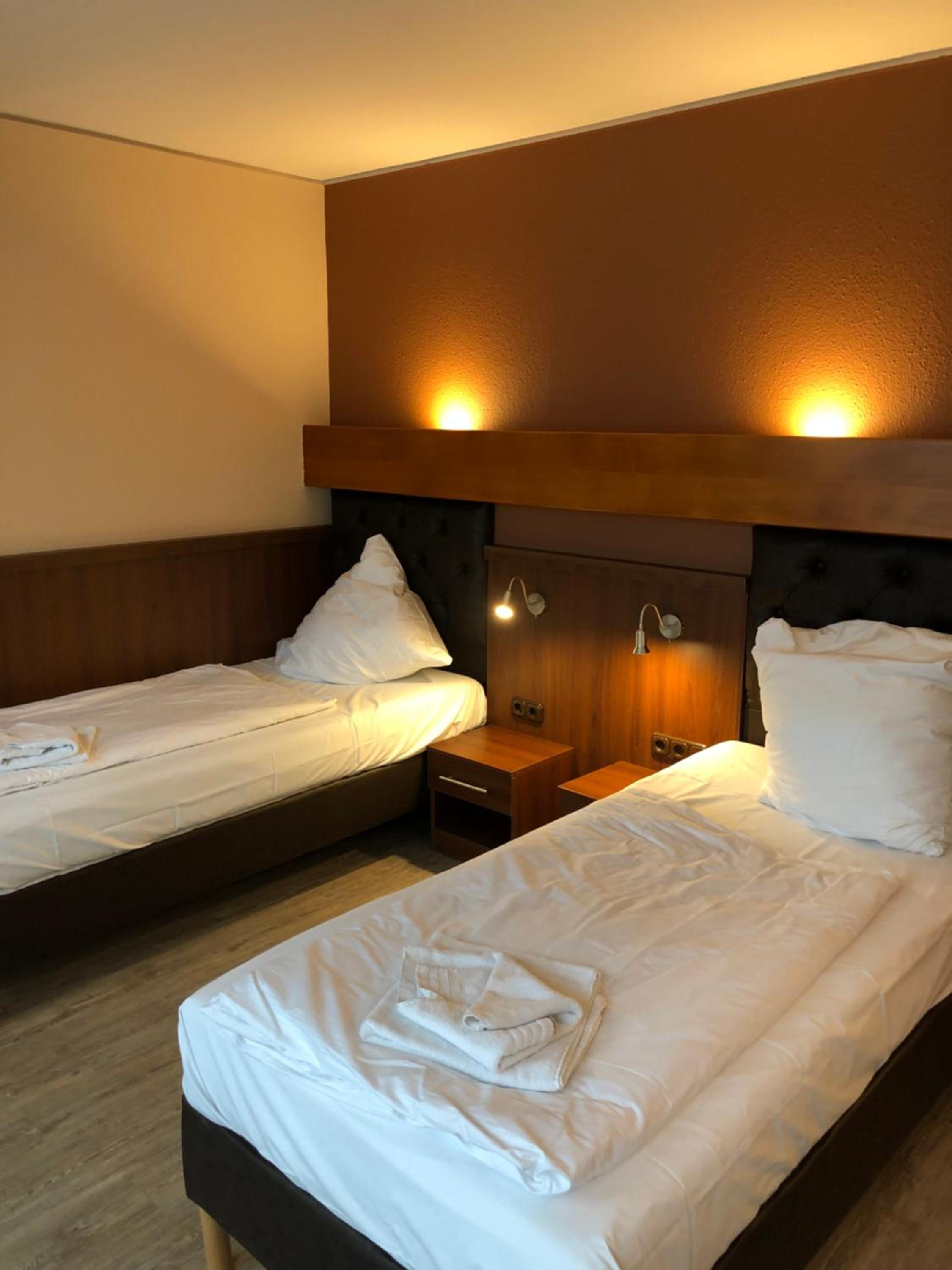 Double or Twin Room - Photo 5