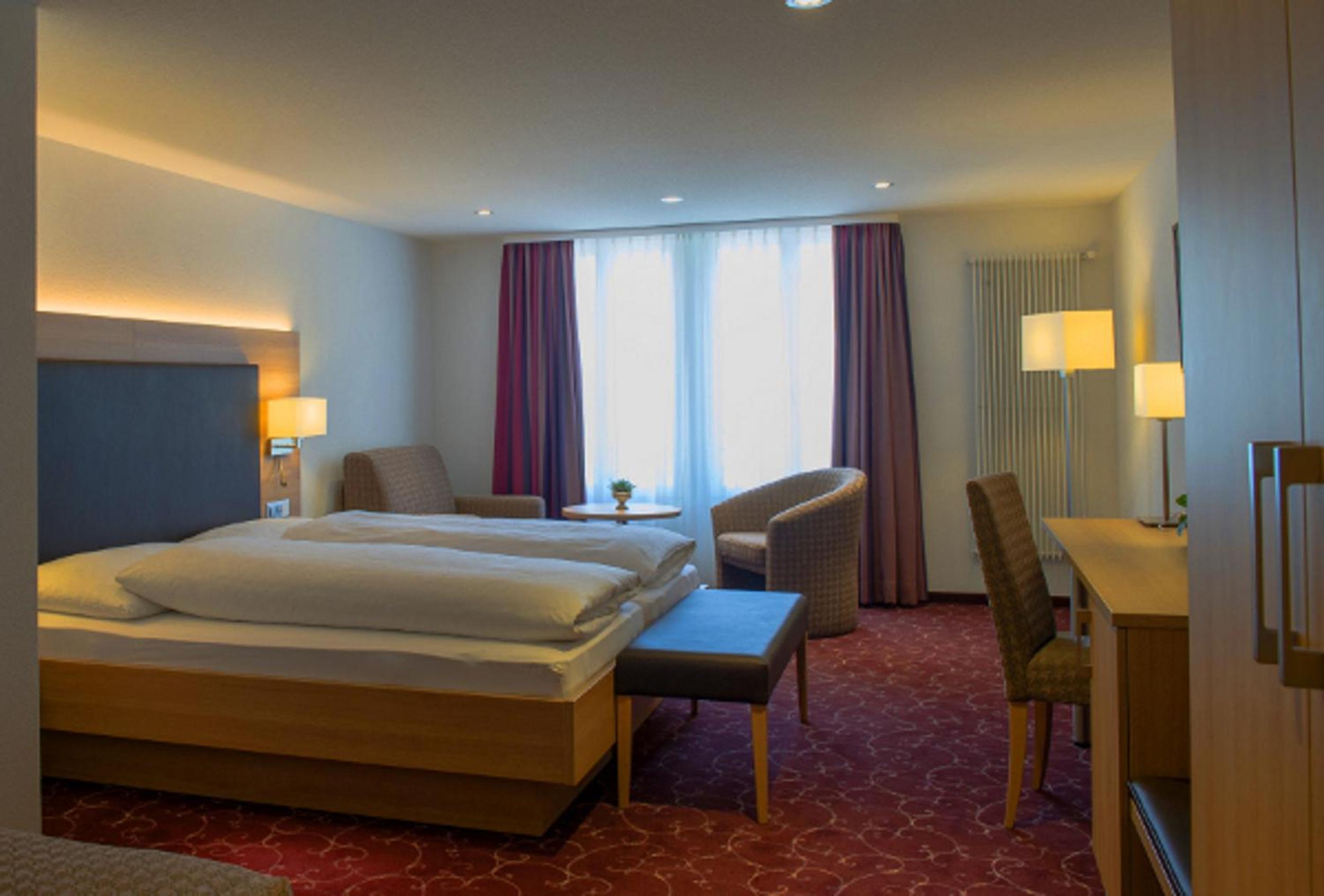 Superior Double Room Plus with Balcony and Lake View photo 2