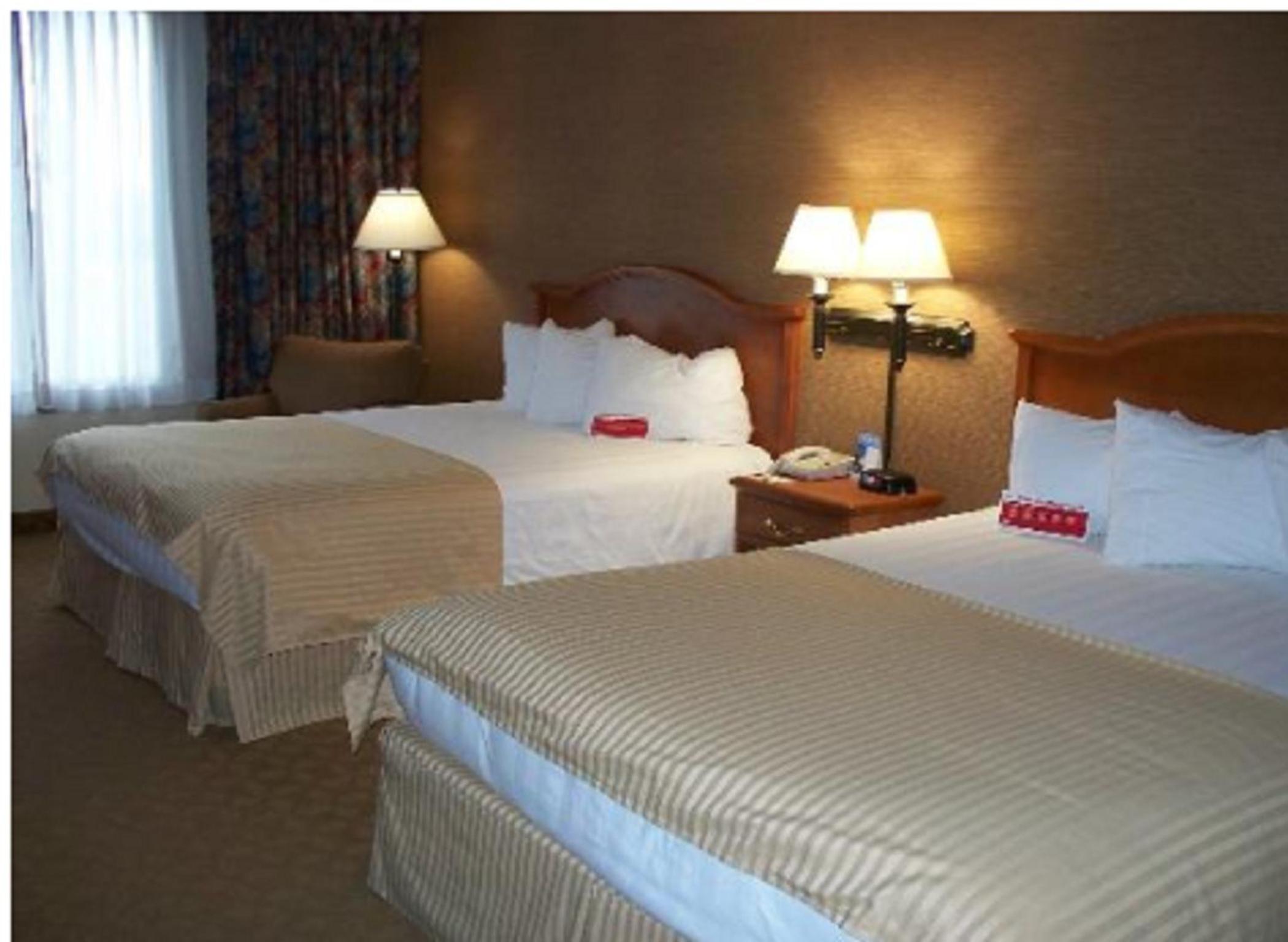 2 Queen Beds, Non-Smoking - Photo 2