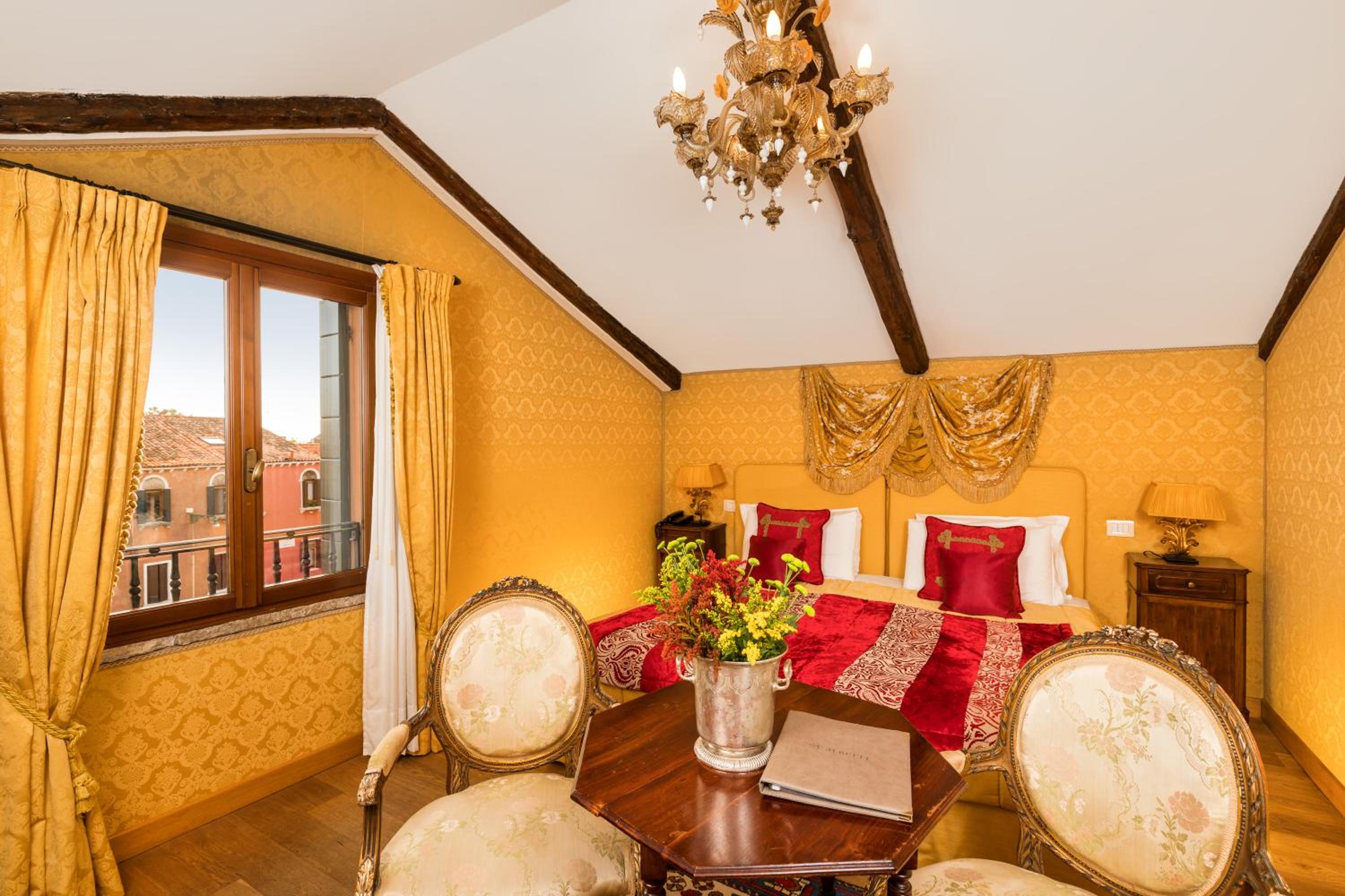 Deluxe Double or Twin Room