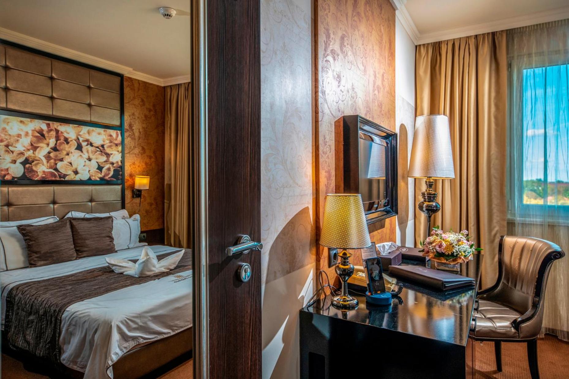 Classic Double Room - Photo 10