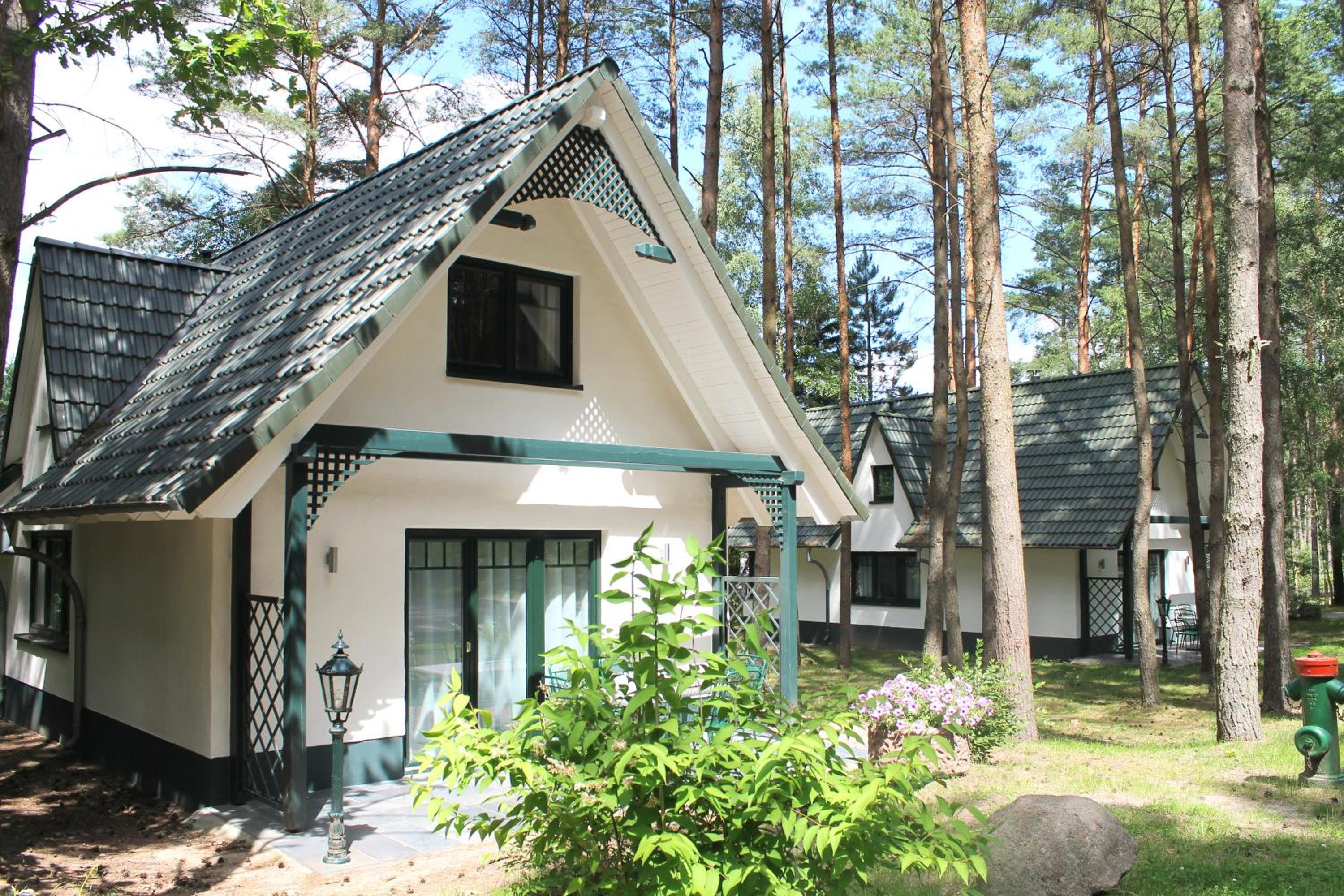 Three-Bedroom House photo 3