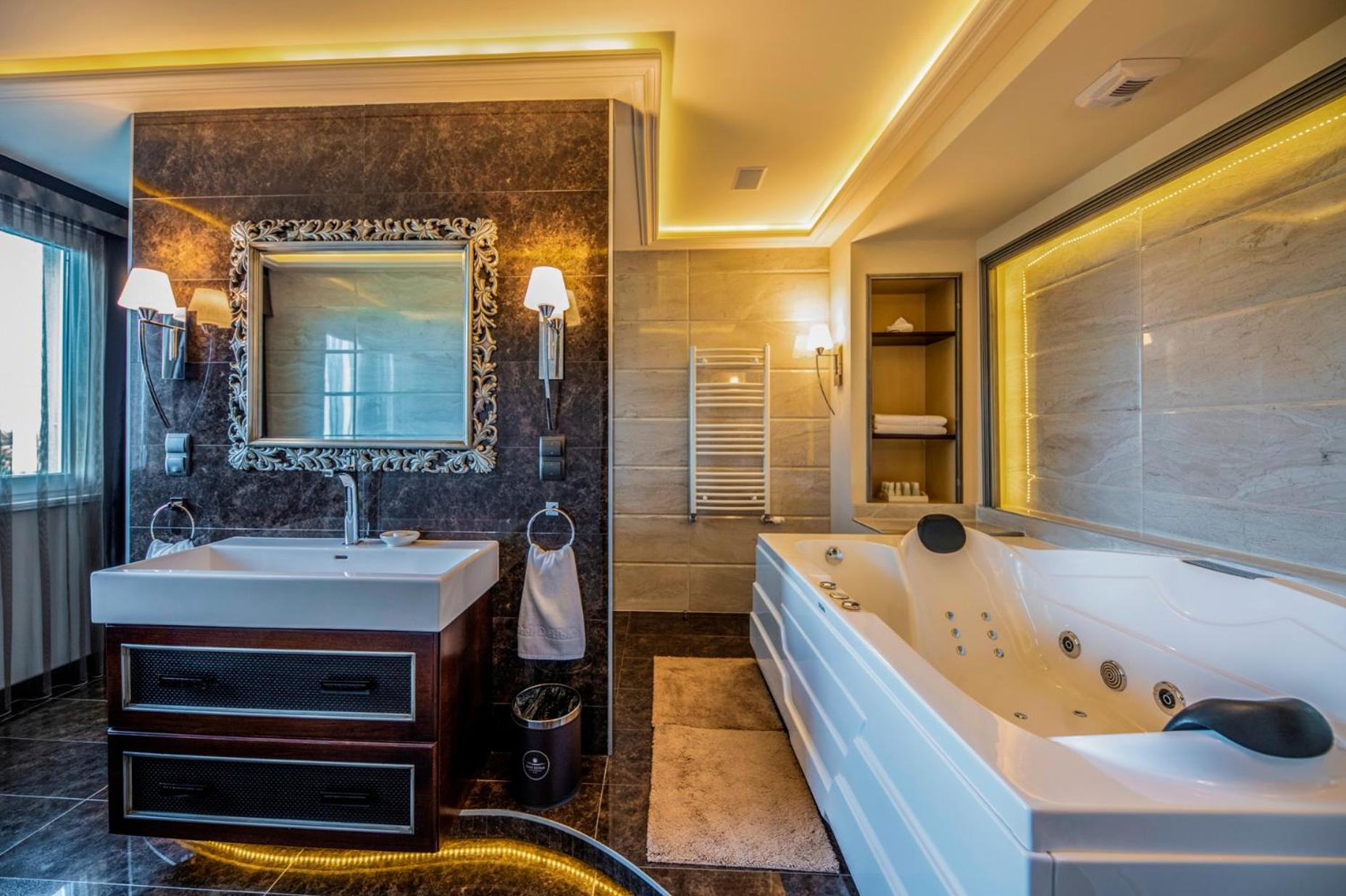 Classic Suite - Photo 11