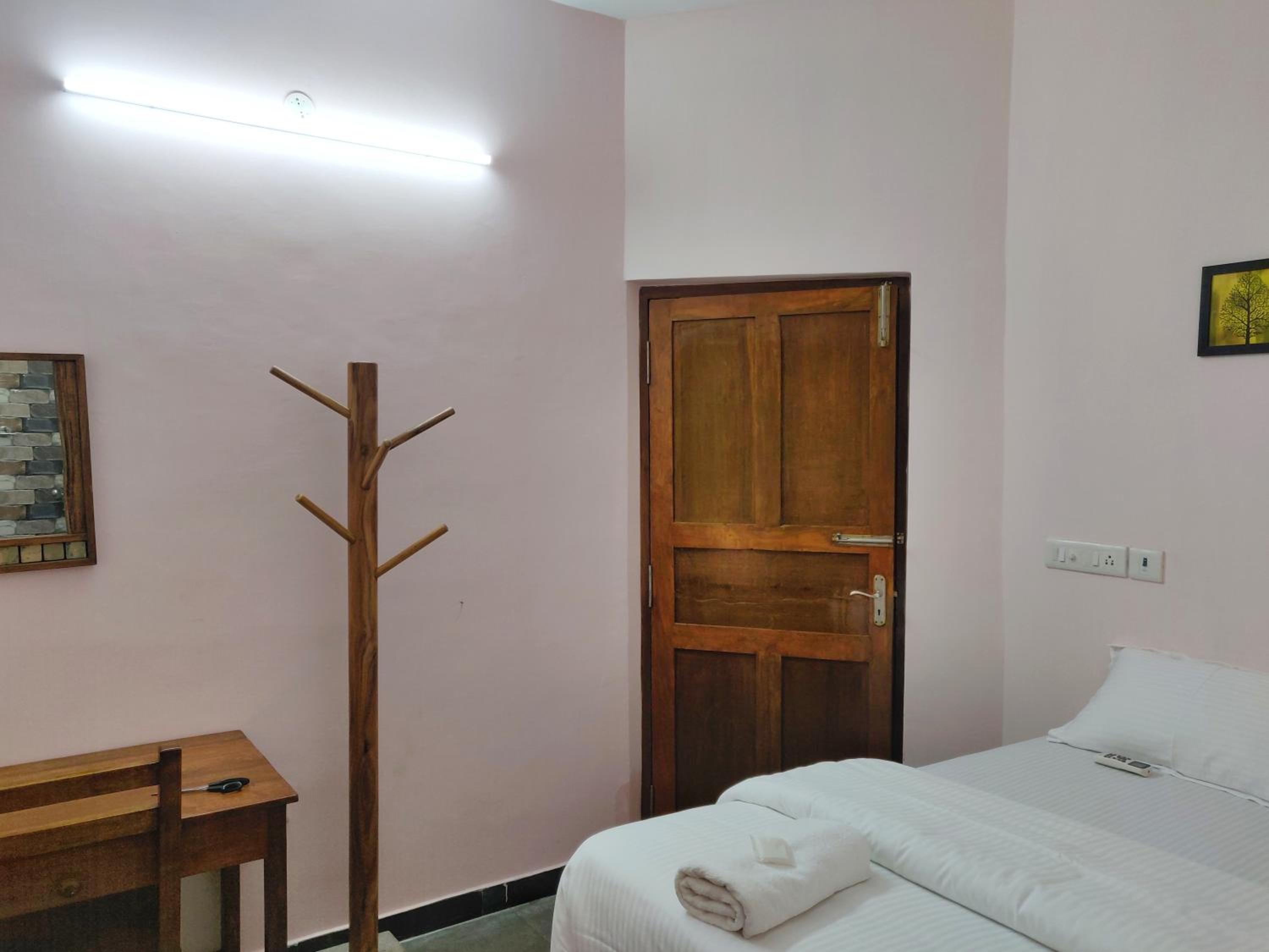 Standard Double Room photo 3
