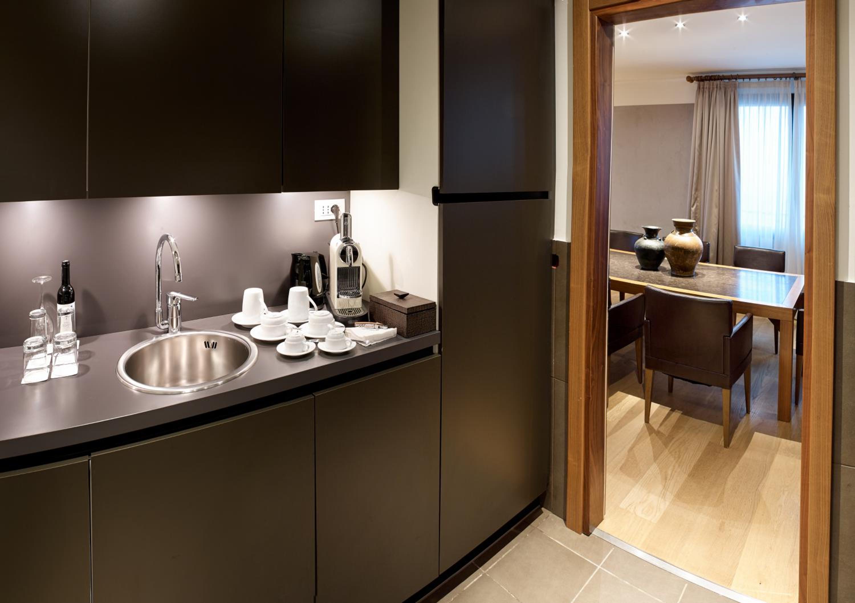 Presidential Suite thumbnail 5