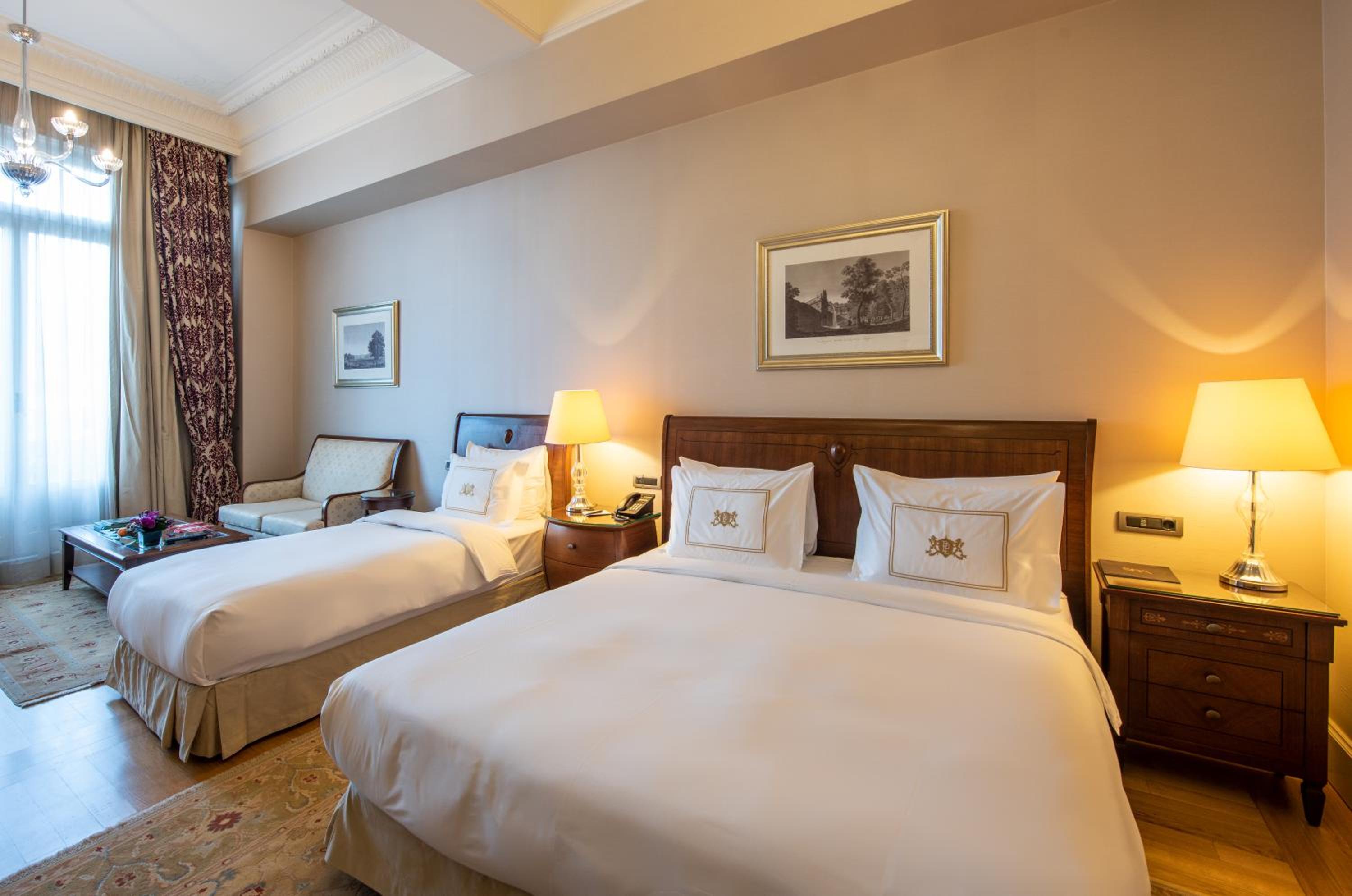 Grand Pera Triple Room