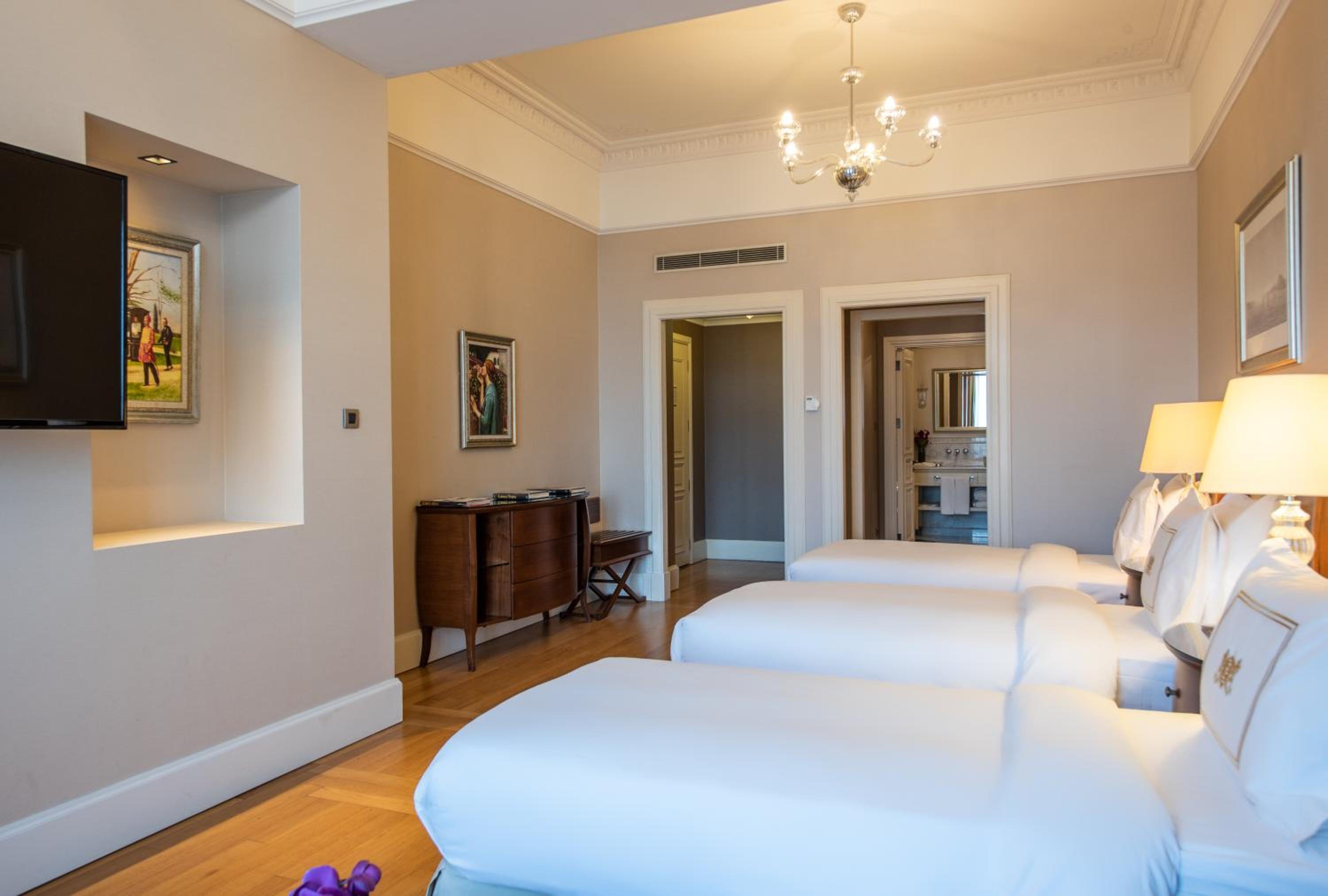 Grand Pera Studio Triple Room photo 3
