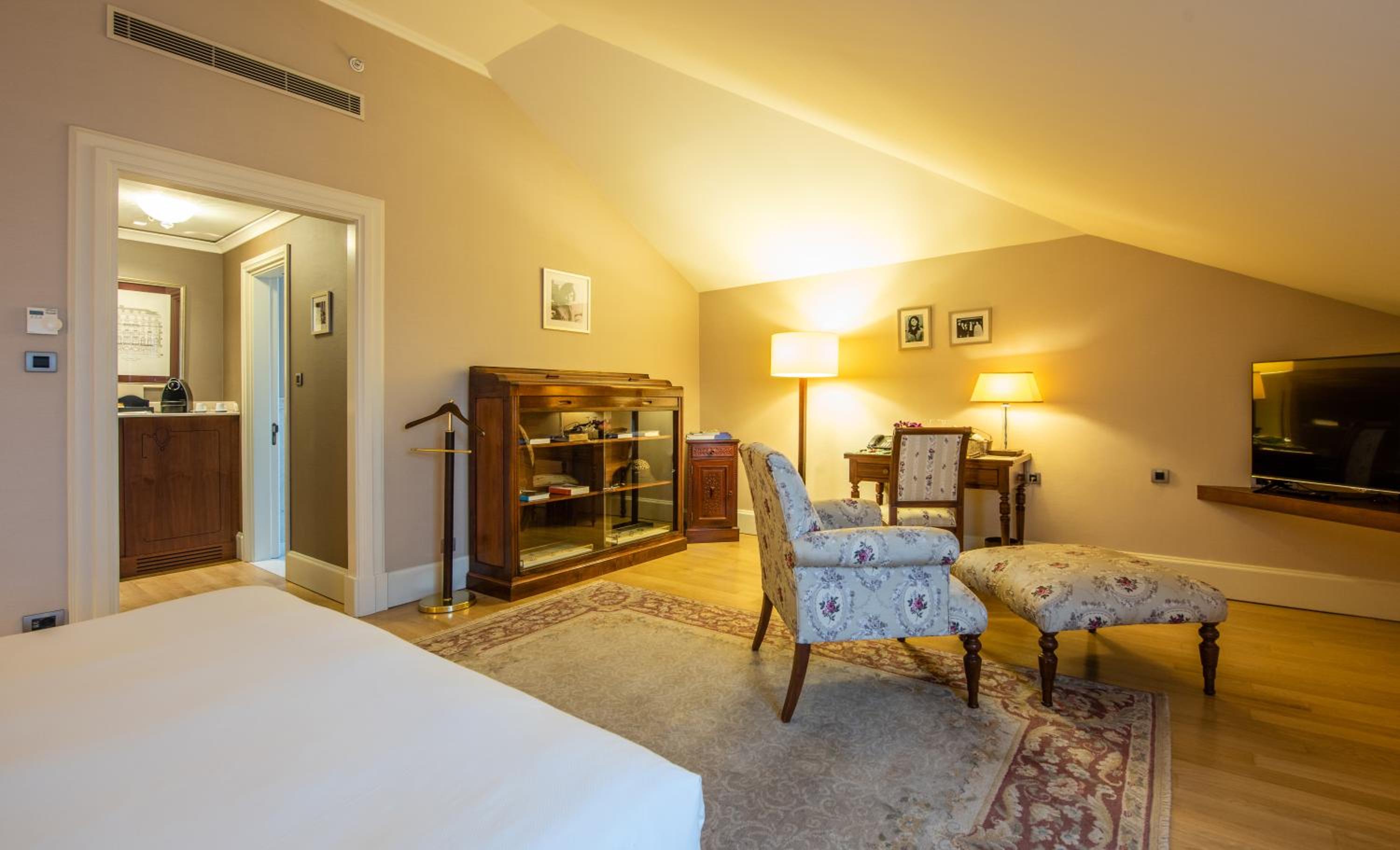 Jacqueline Onassis Kennedy Room photo 3