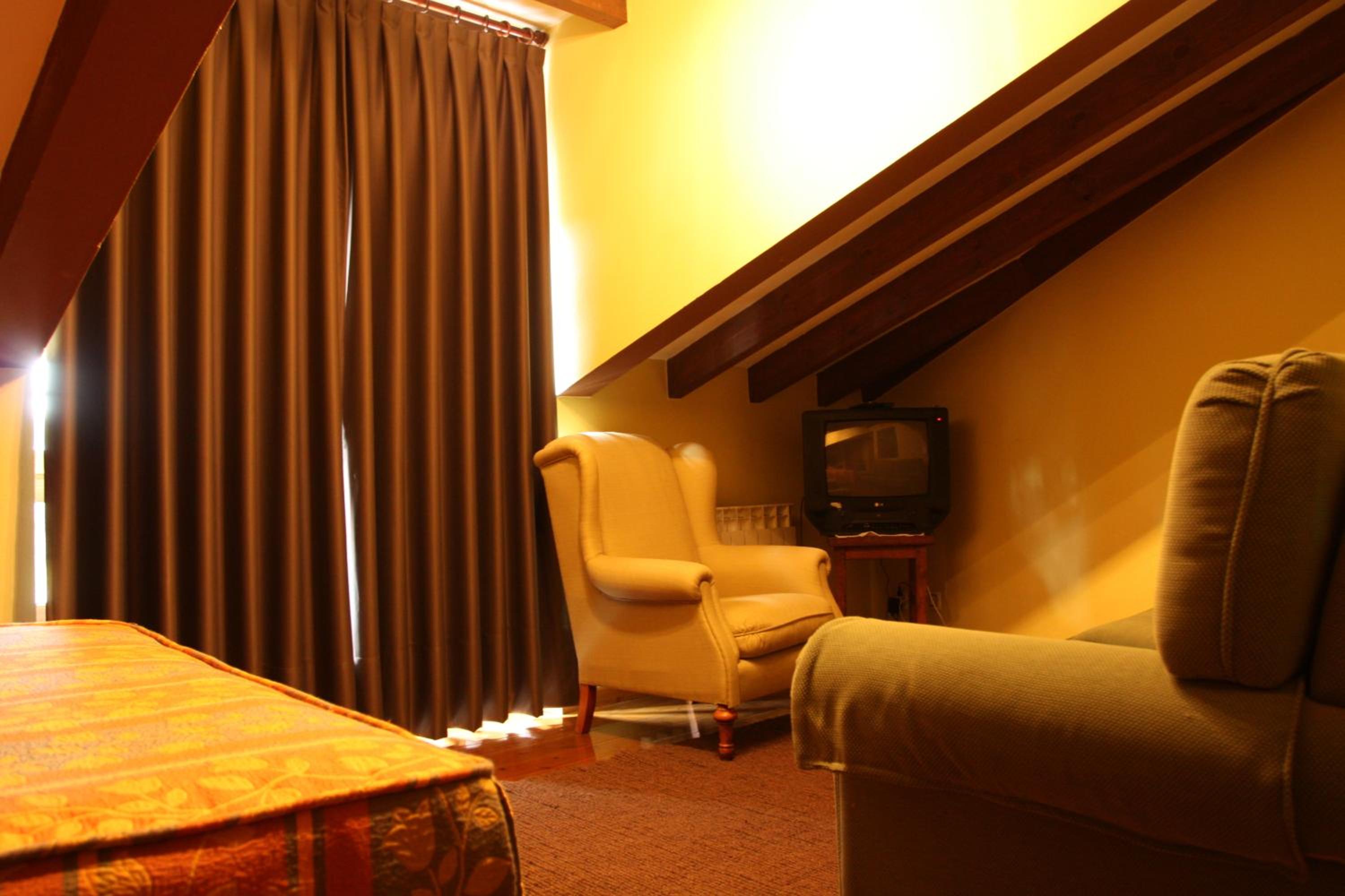Four-Bedroom Apartment (8 Adults) photo 2
