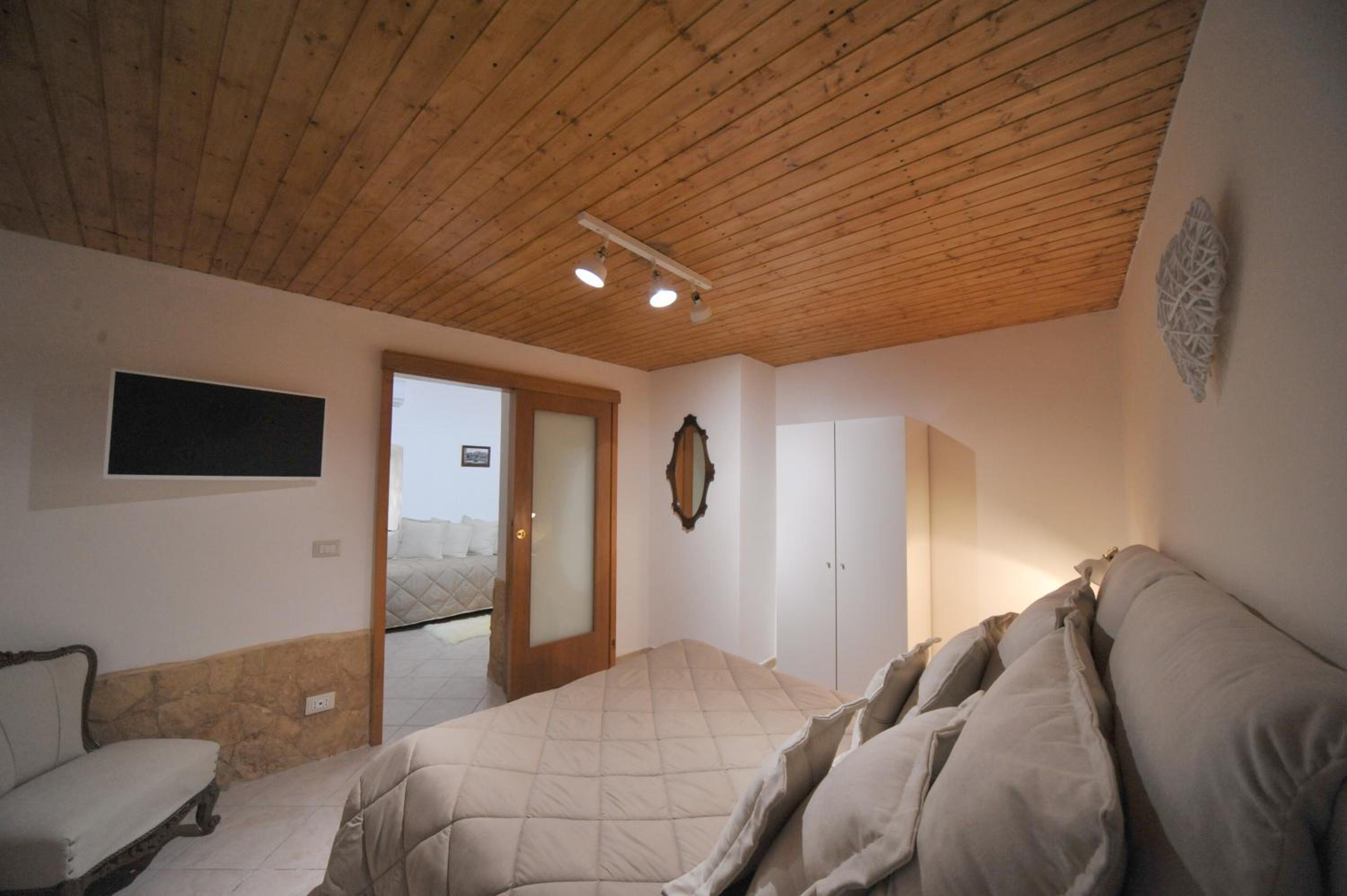 Deluxe Family Room - Photo 7