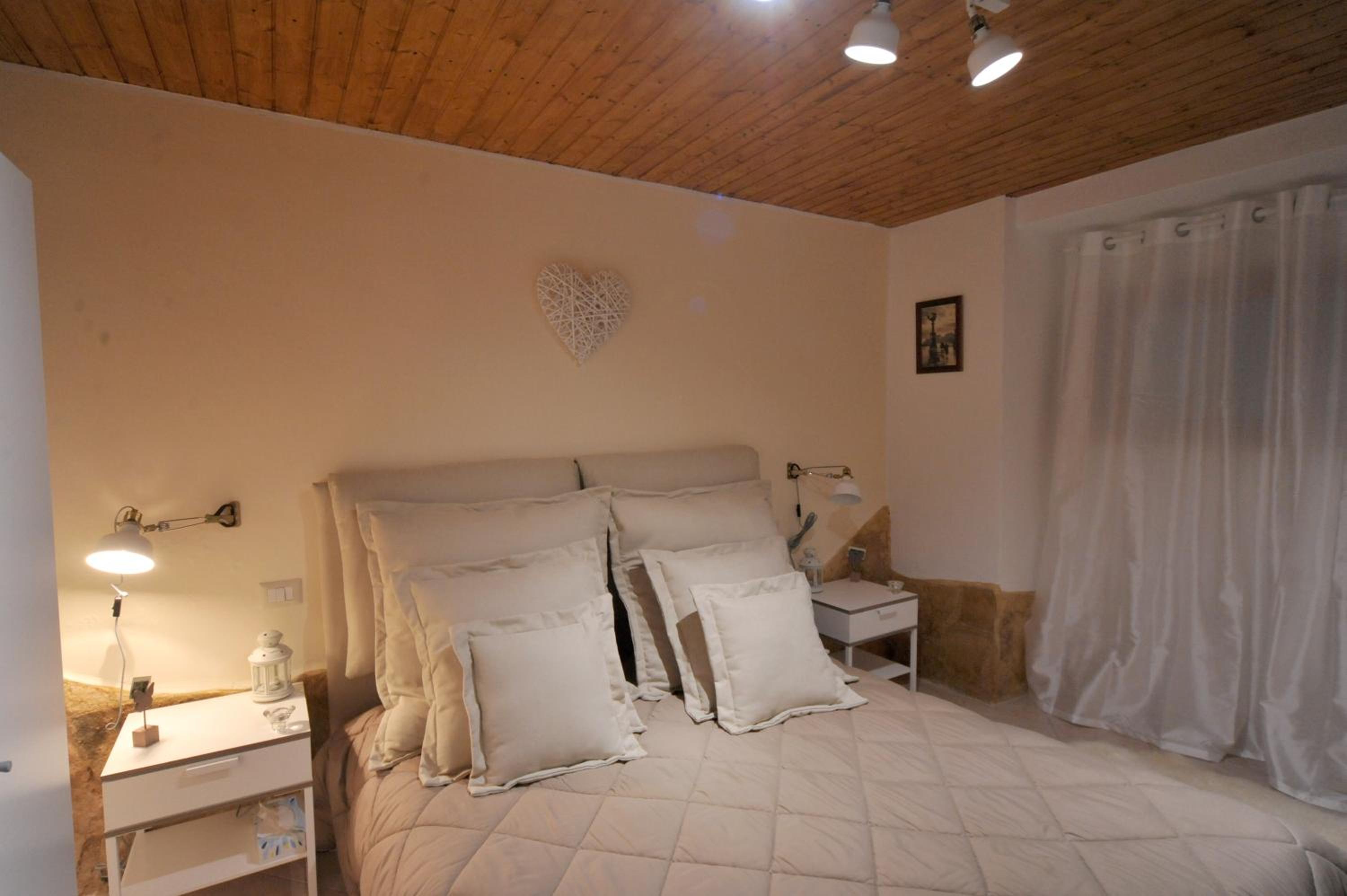 Deluxe Family Room - Photo 12