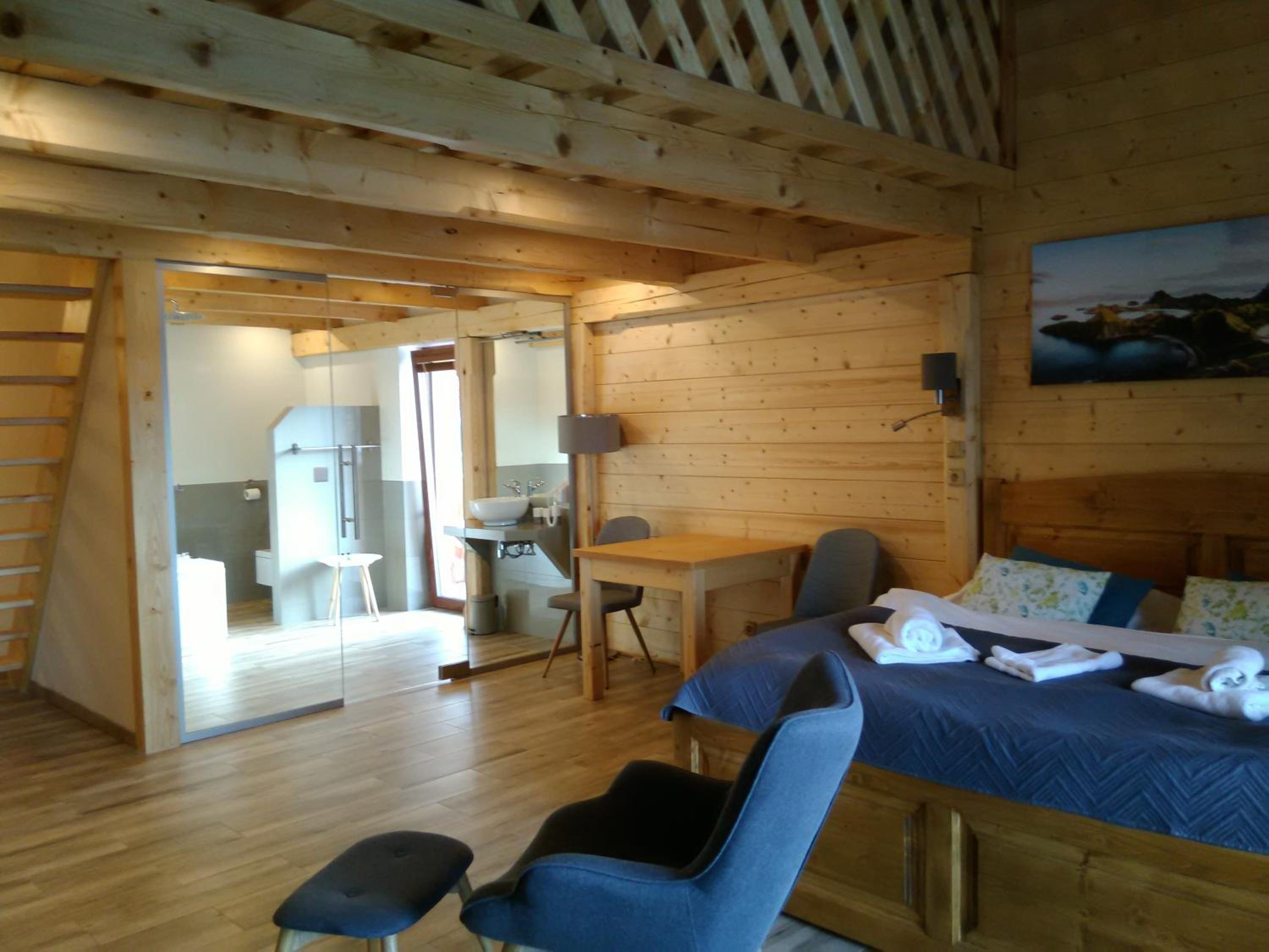 Deluxe Double Room with Jacuzzi, Balcony and Lake View