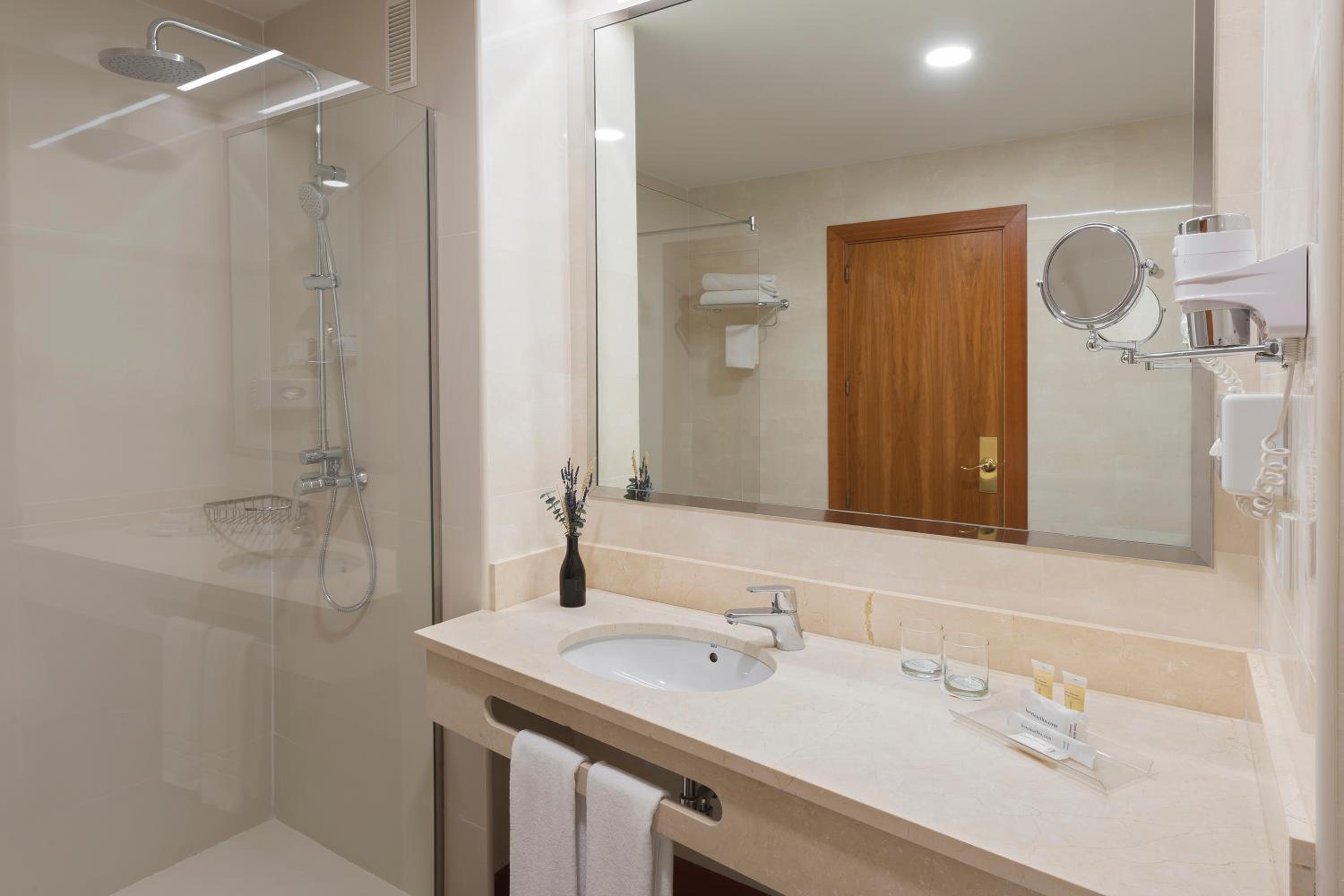 Executive Room - Photo 4