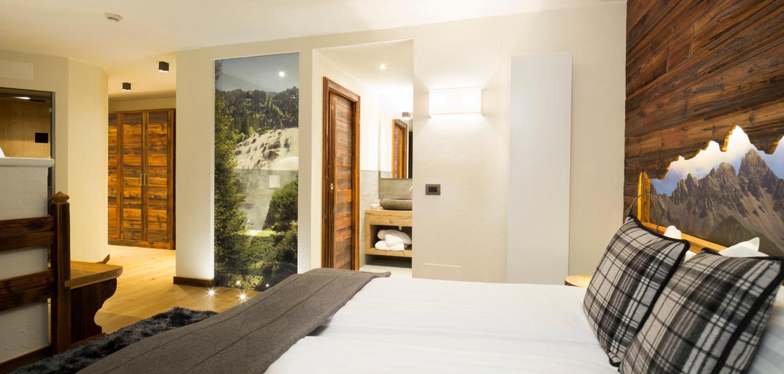 Suite with Balcony photo 1