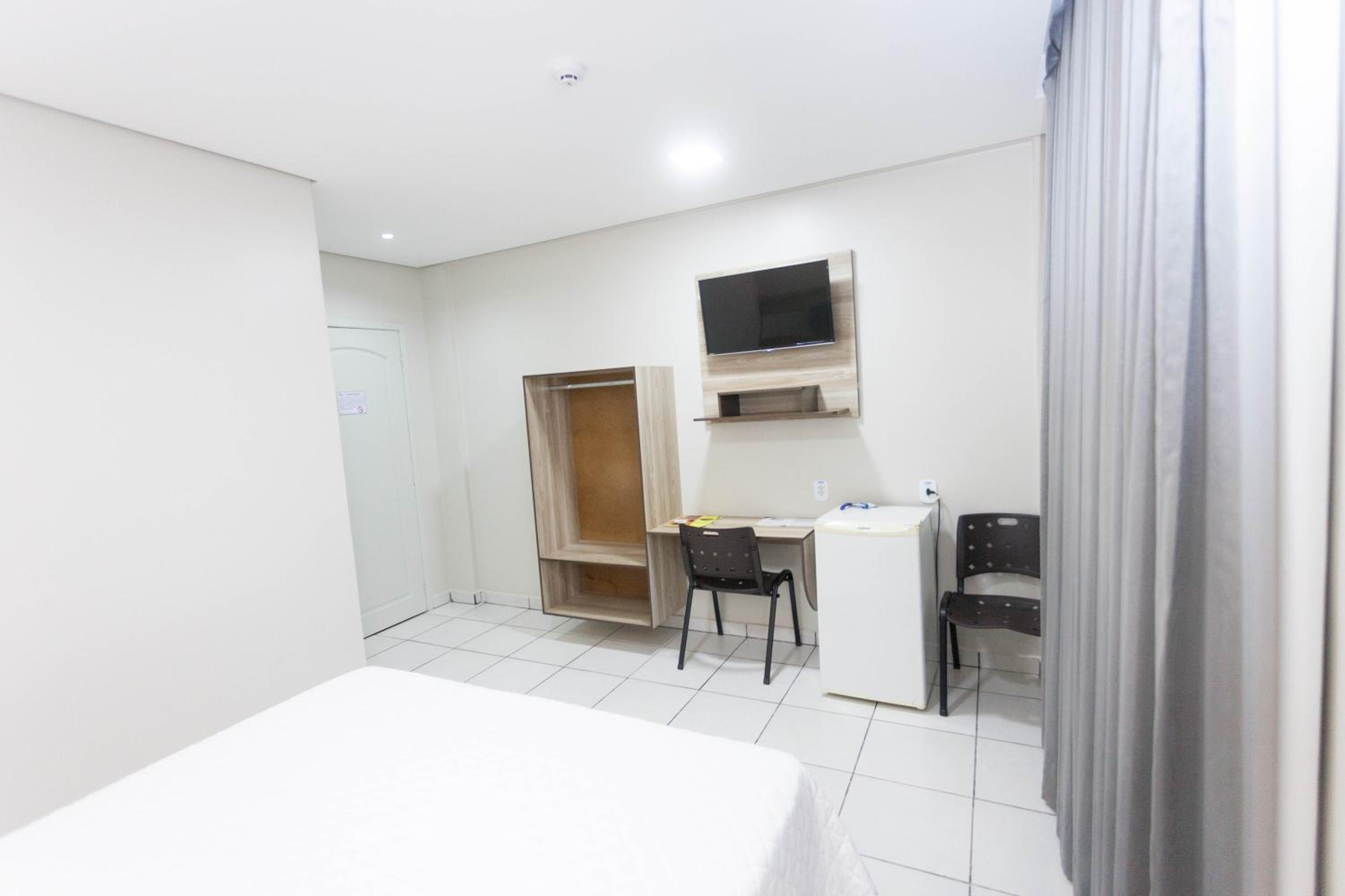 Double Room - Photo 16
