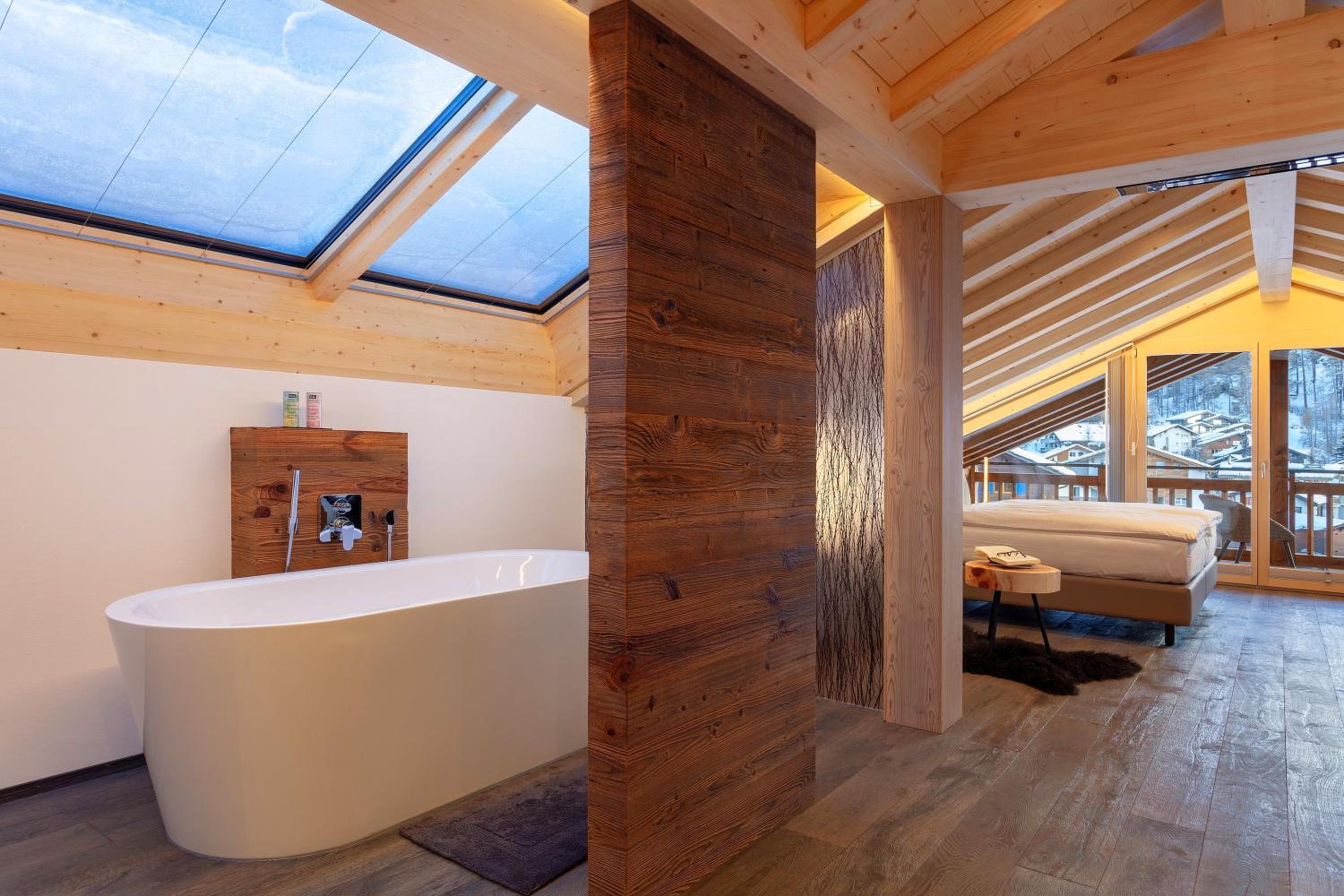 Suite with Mountain View - Photo 3