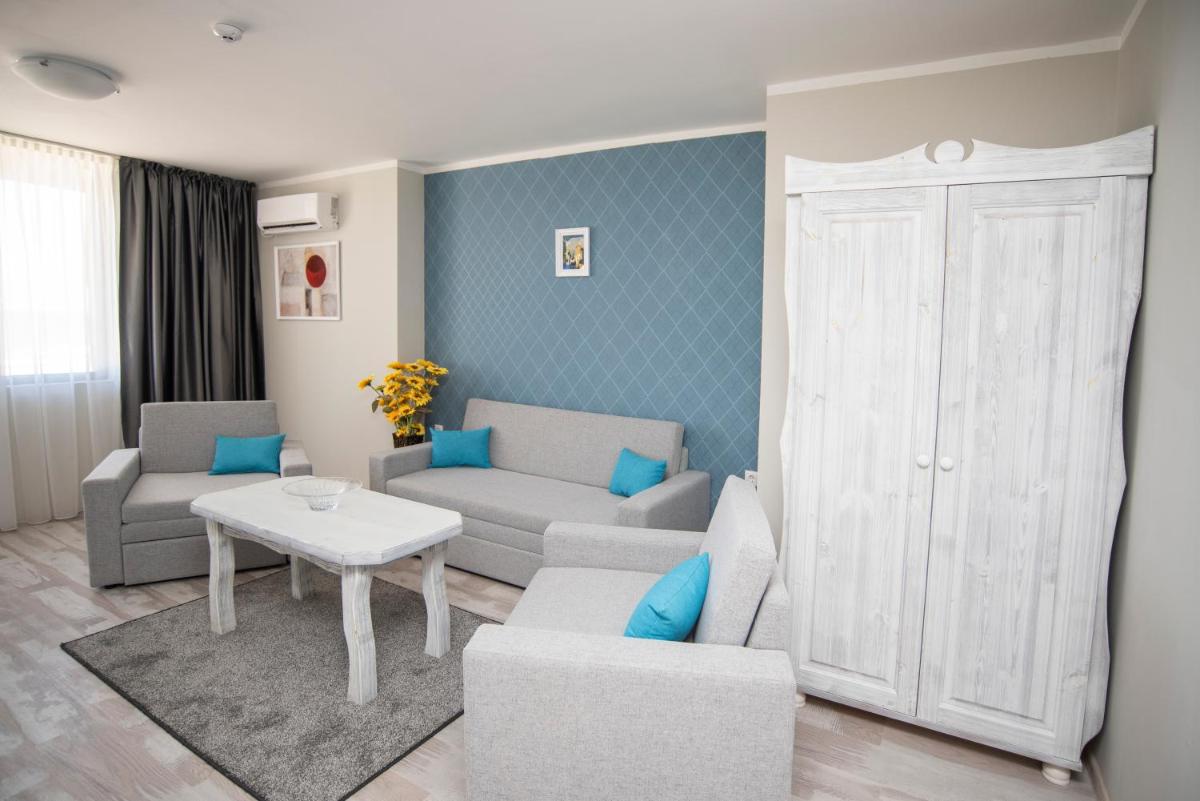 One-Bedroom Apartment with Balcony photo 2