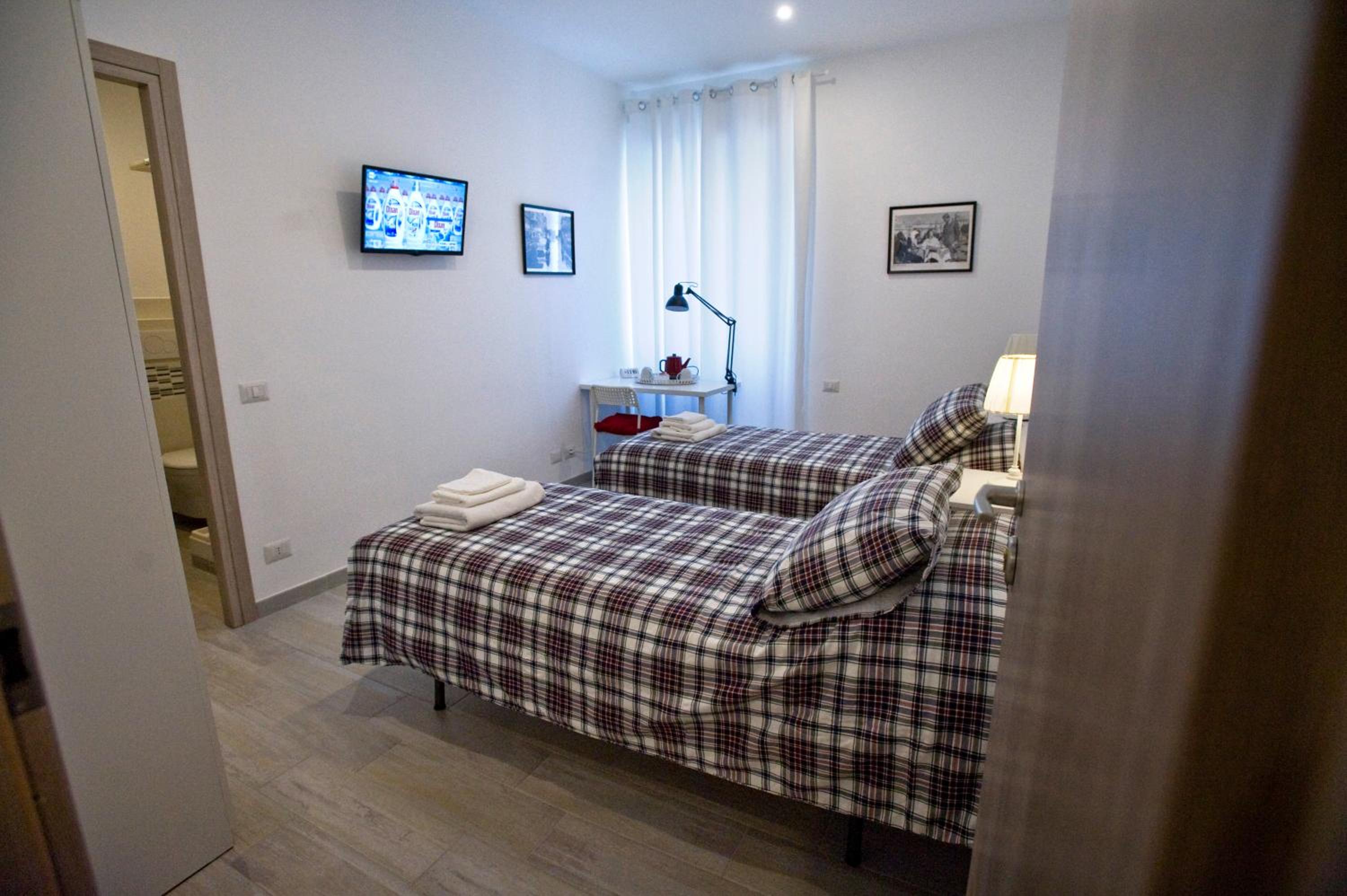 Standard Double Room with Private Bathroom photo 2
