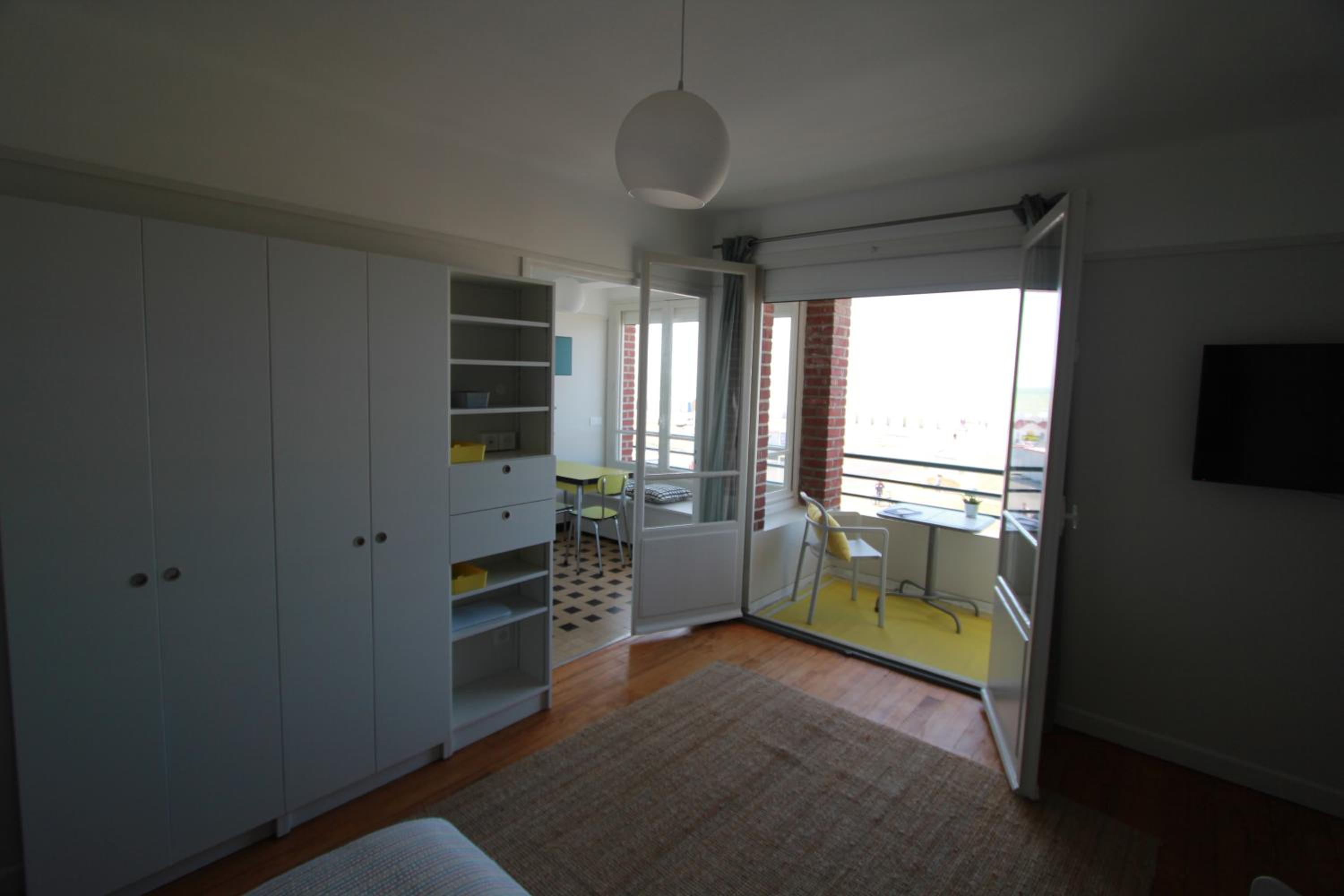 Apartment with Sea View photo 2