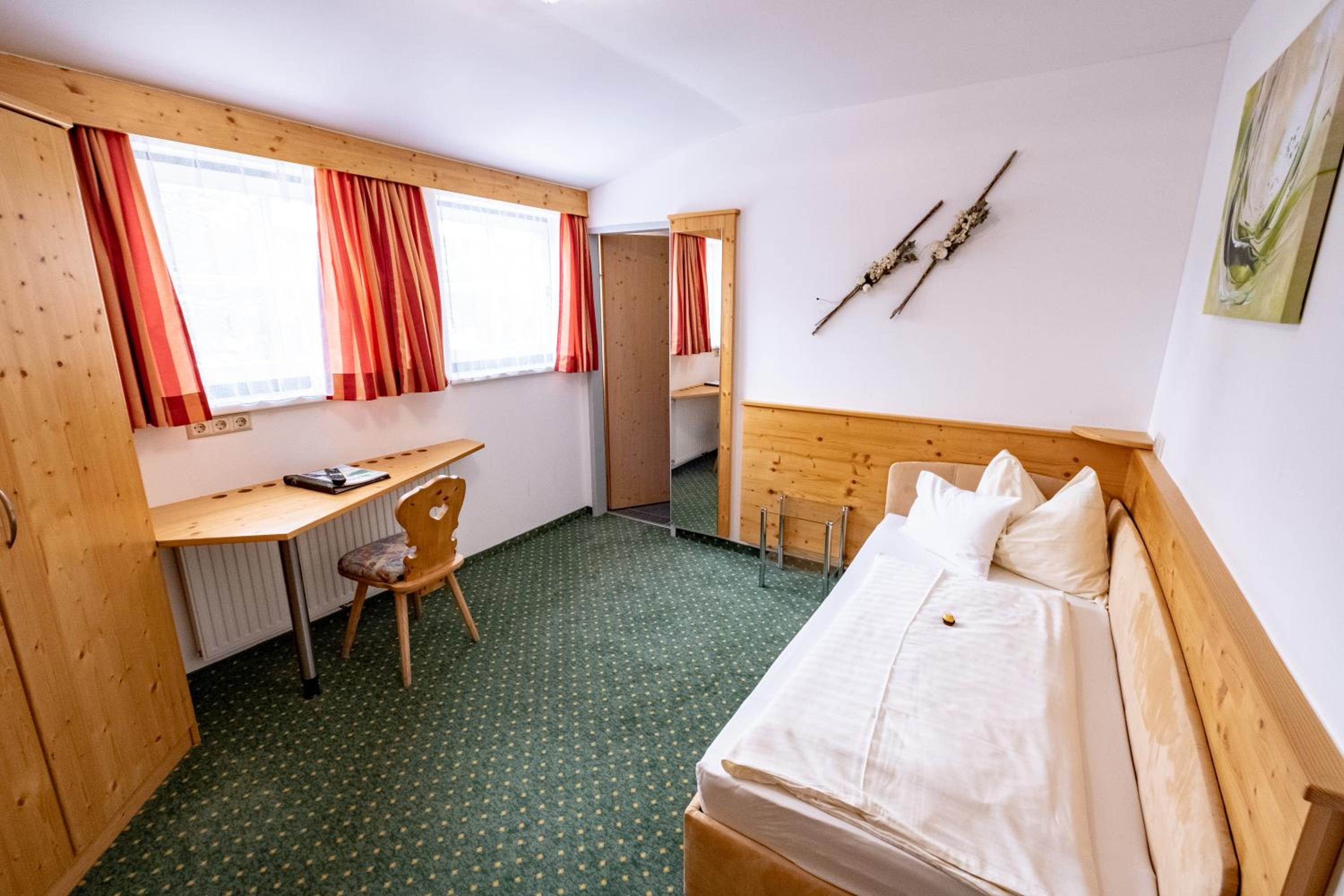 Single Room photo 1