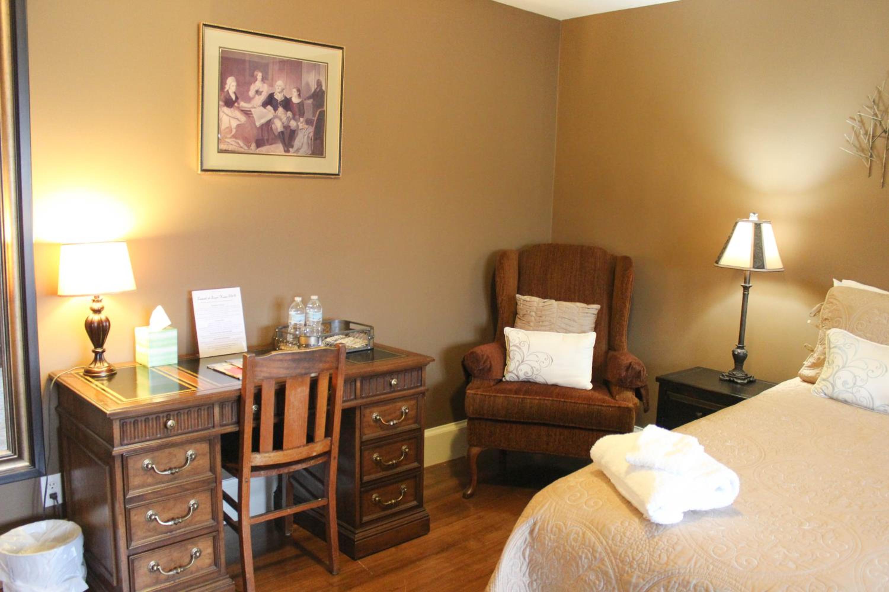 Twin Room (Knight's Quarters)