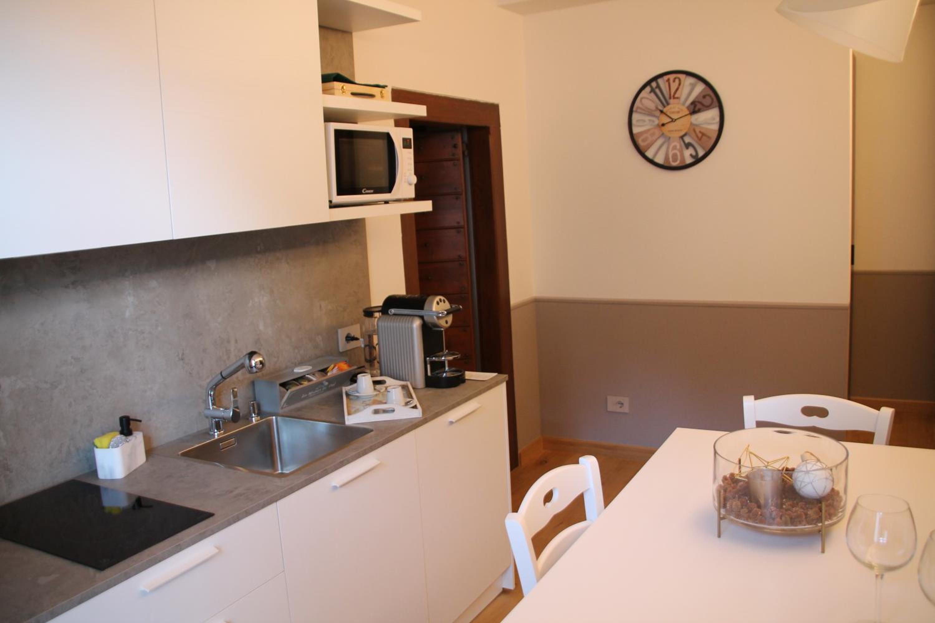 One-Bedroom Apartment - Photo 7