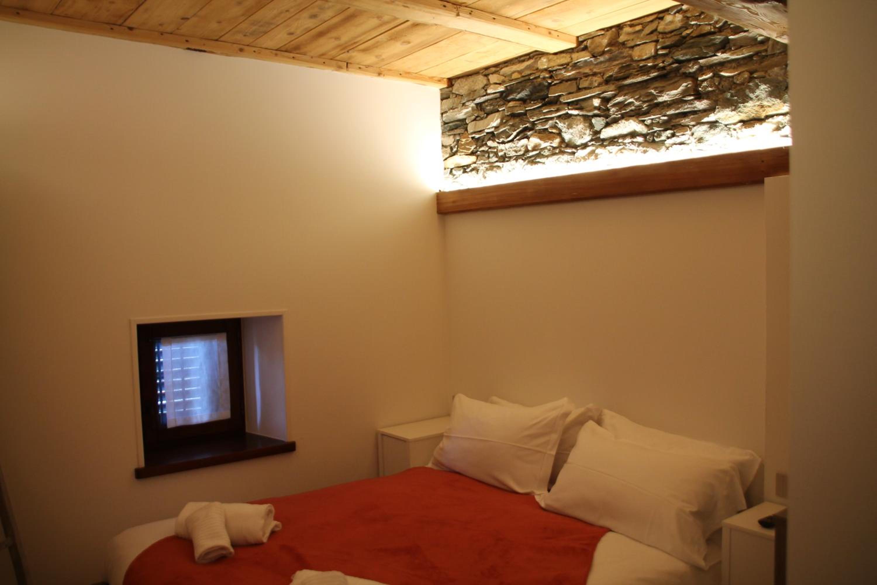 One-Bedroom Apartment - Photo 1