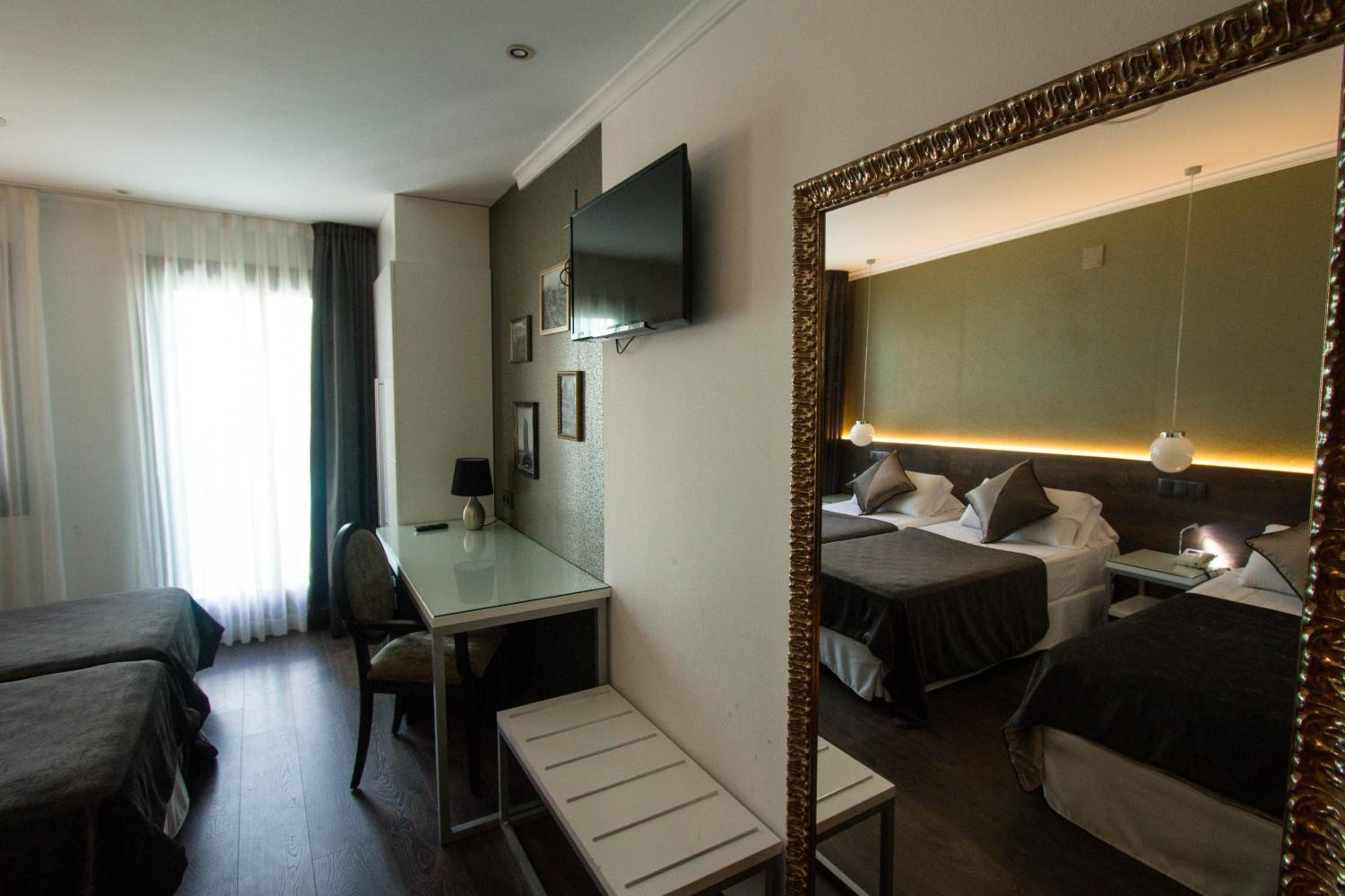 Twin Room with Street View photo 3