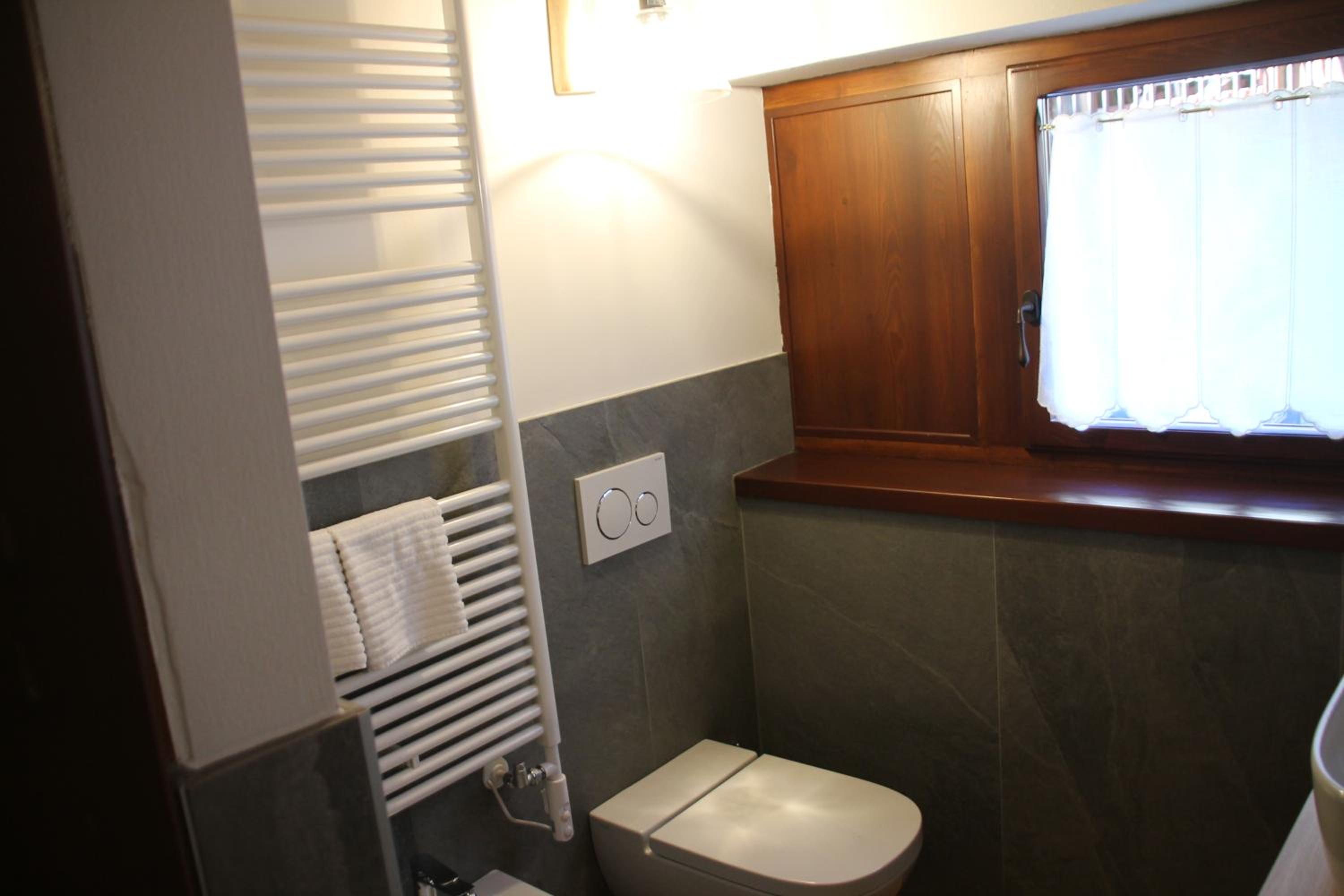 One-Bedroom Apartment - Photo 10