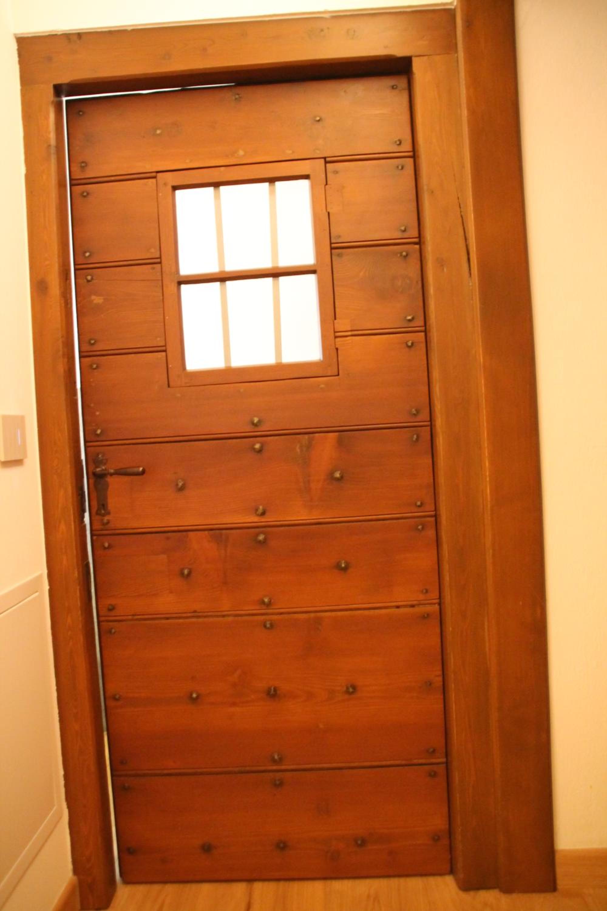 One-Bedroom Apartment - Photo 11