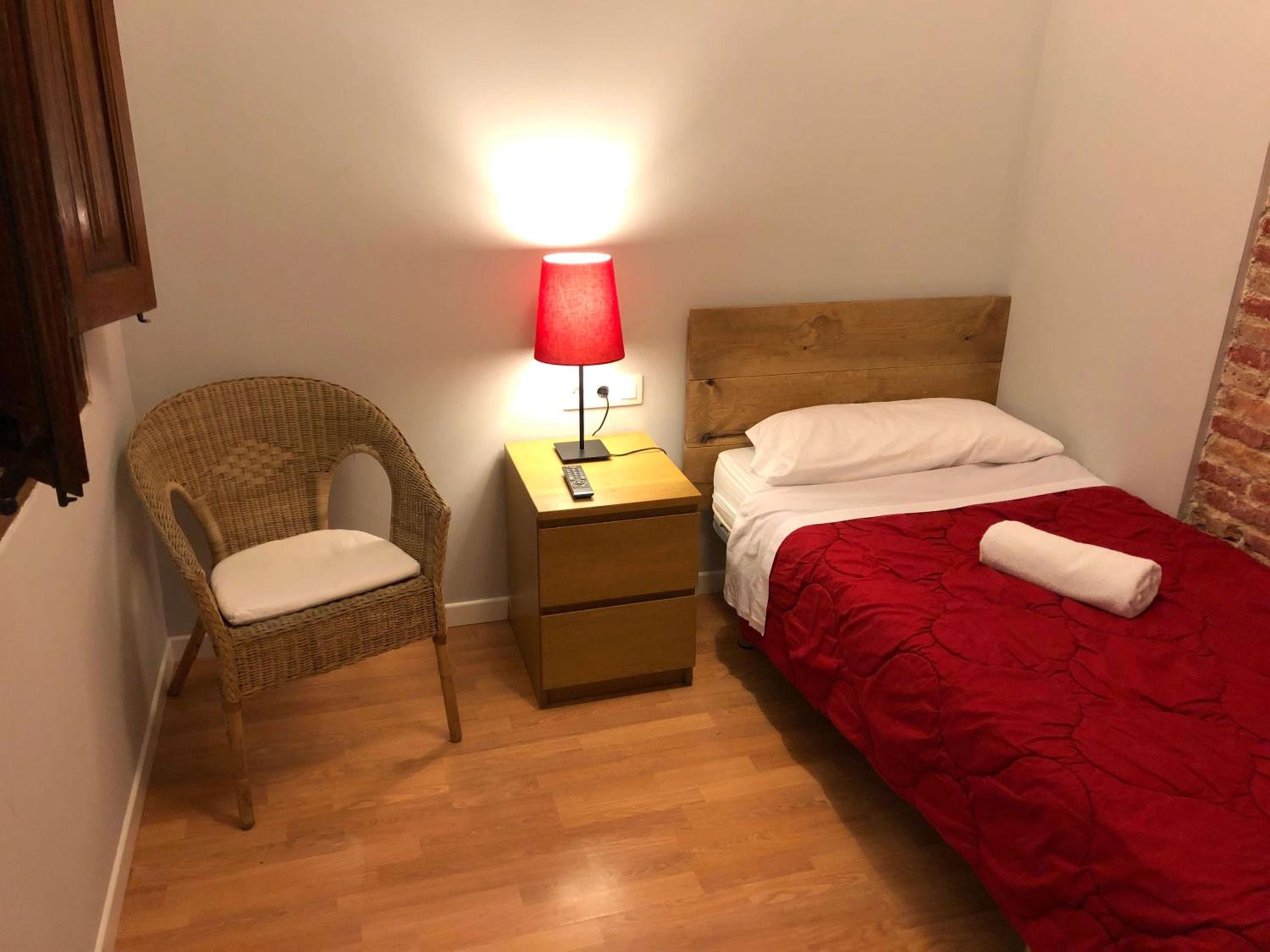 Single Room with Shared Bathroom photo 2